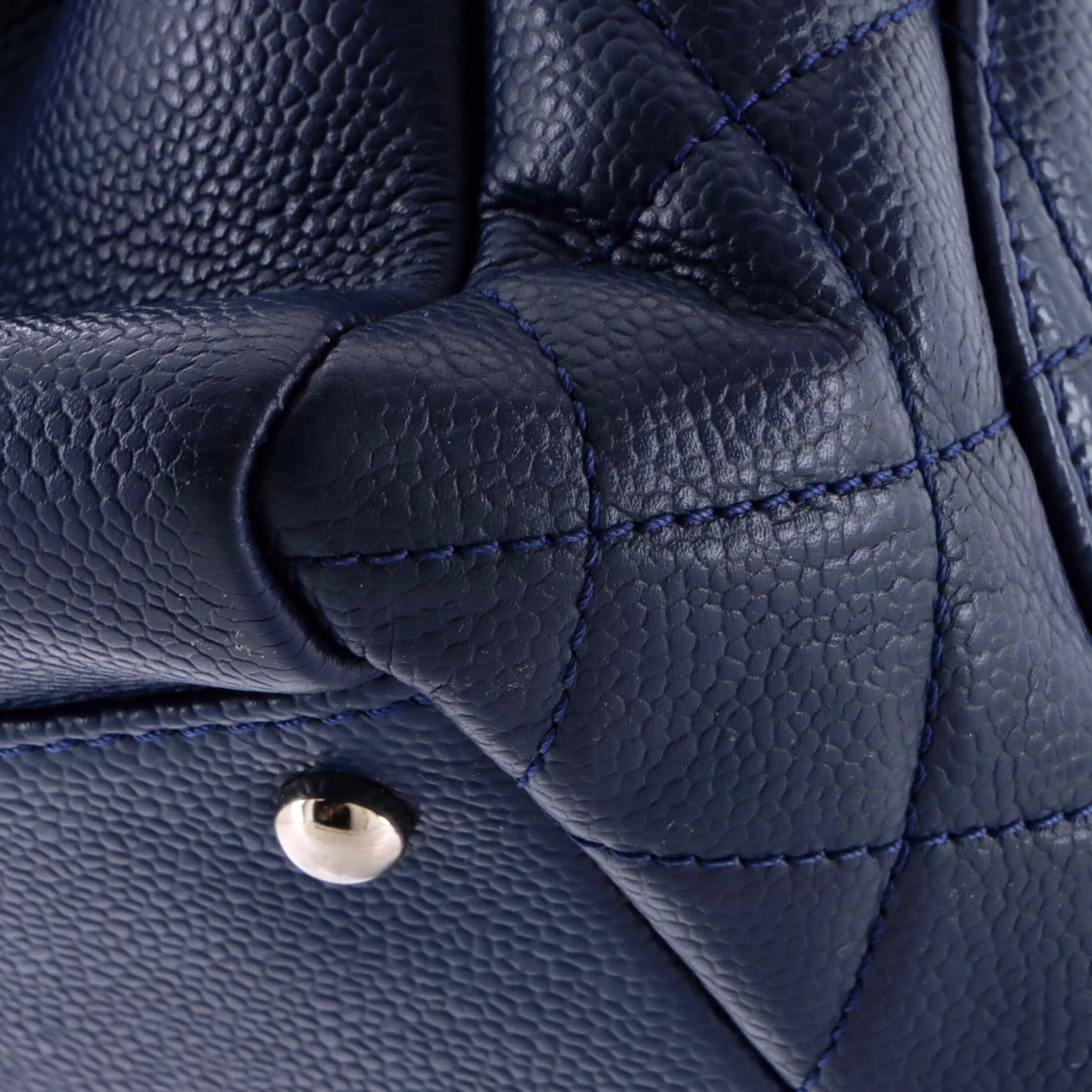 Grand Shopping Tote Quilted Caviar XL - Image 8