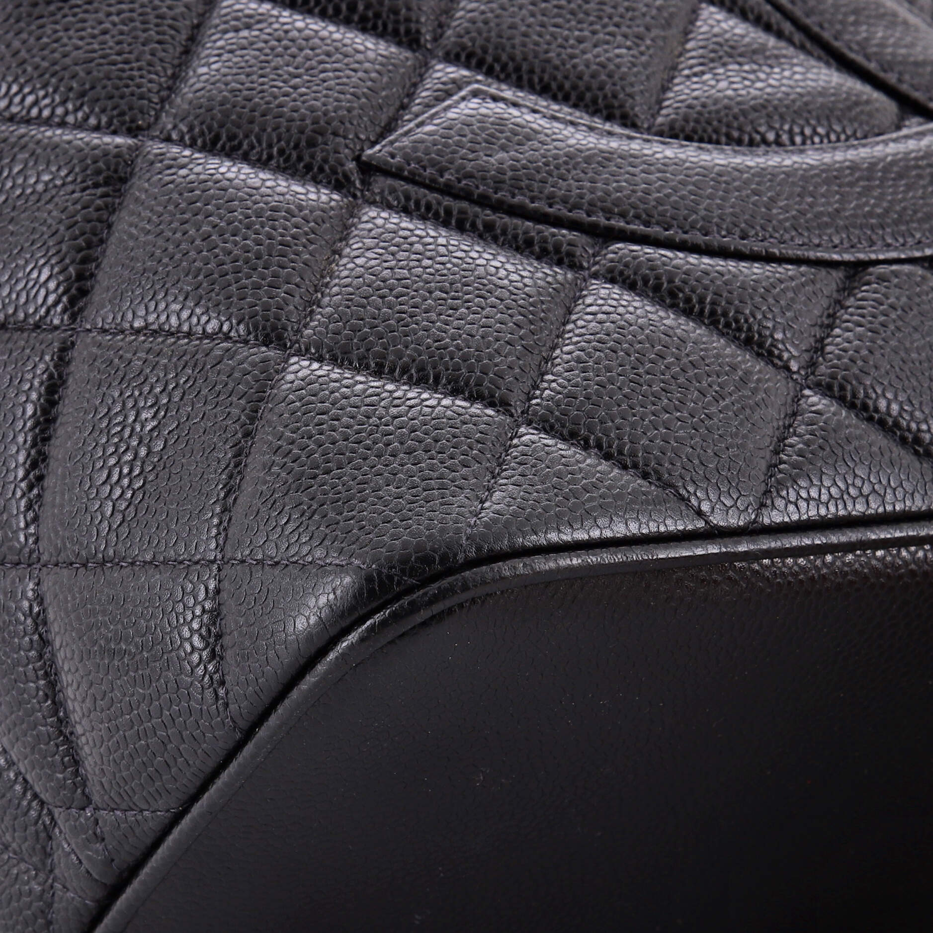 Medallion Tote Quilted Caviar - Image 7