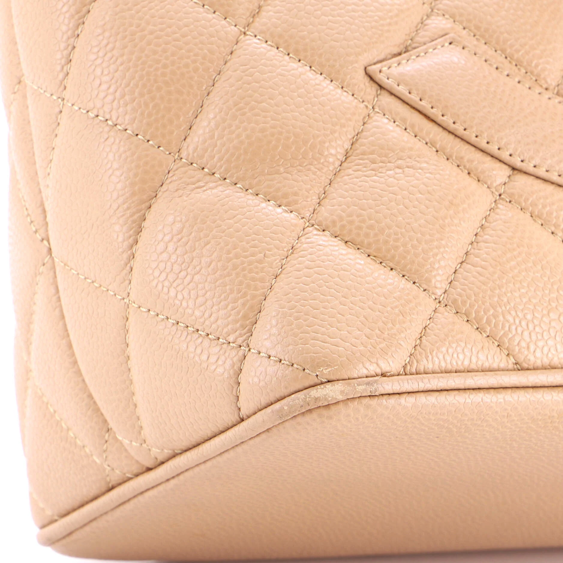 Medallion Tote Quilted Caviar - Image 6