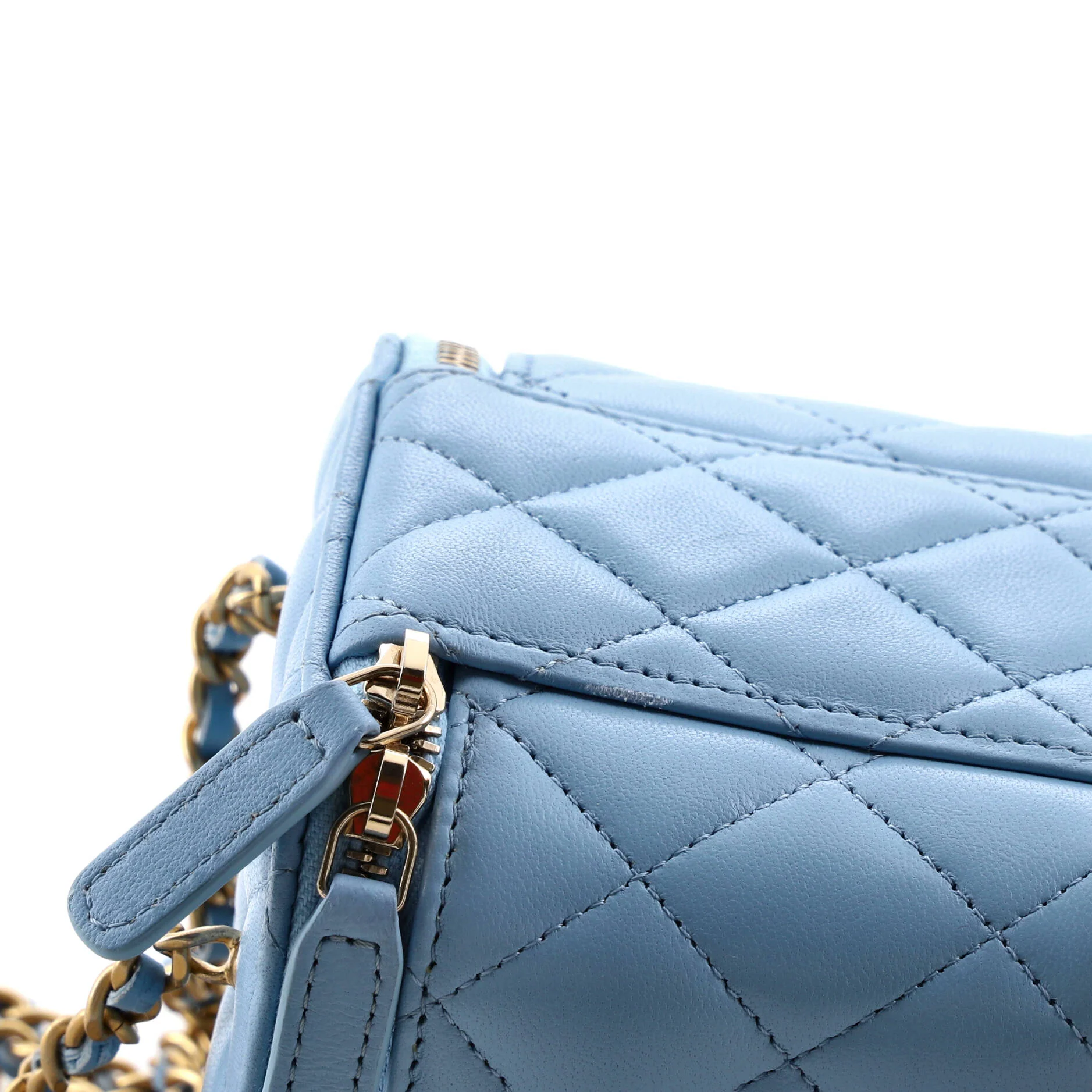 Pearl Crush Vanity Case with Chain Quilted Lambskin Mini - Image 6