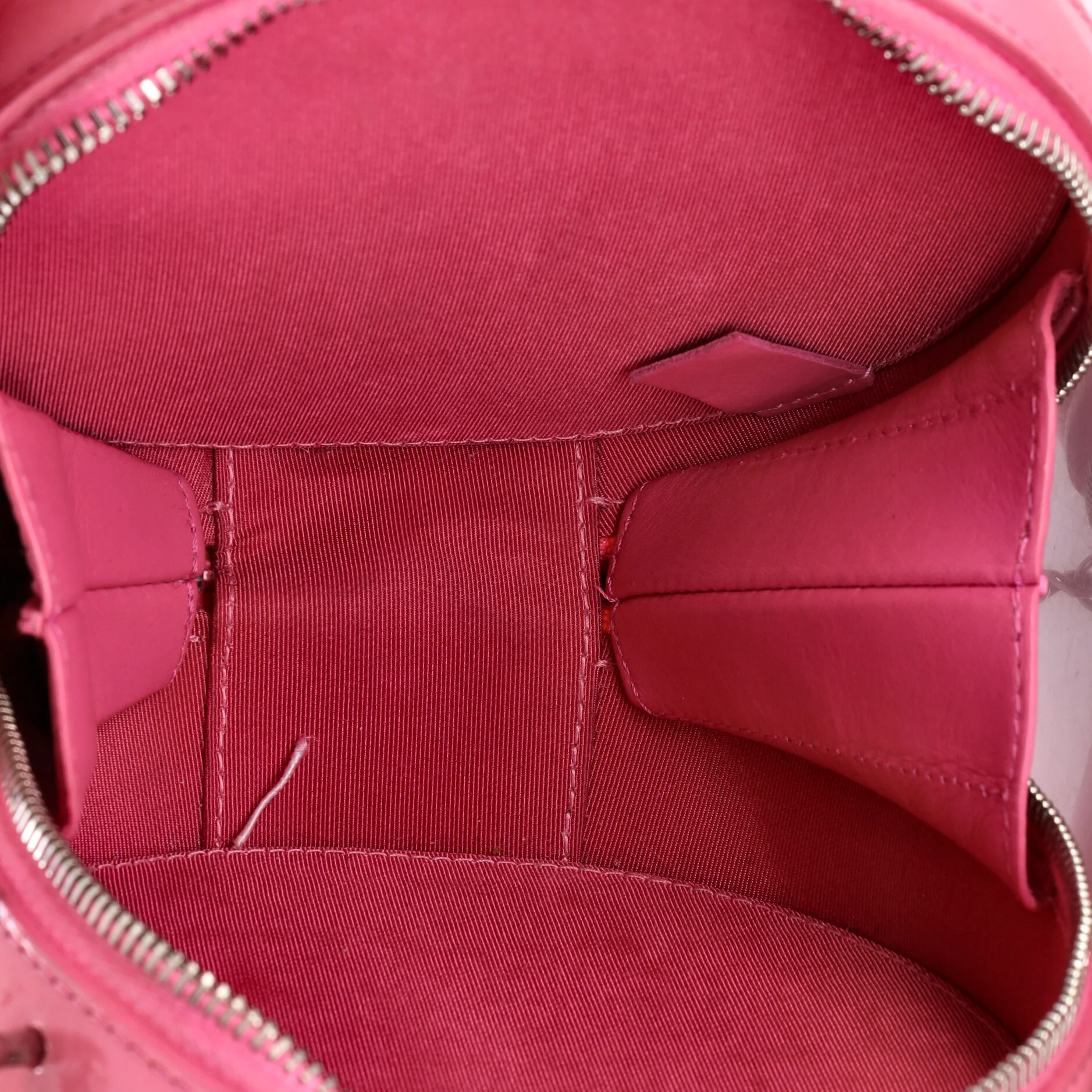 Round as Earth Crossbody Bag Patent - Image 5