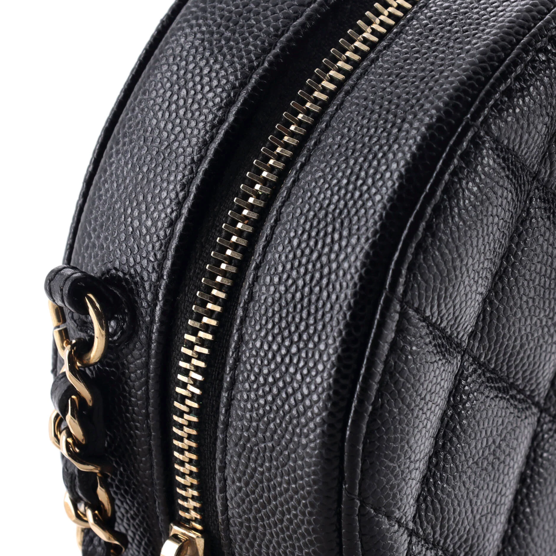 Round Clutch with Chain Quilted Caviar Mini - Image 6