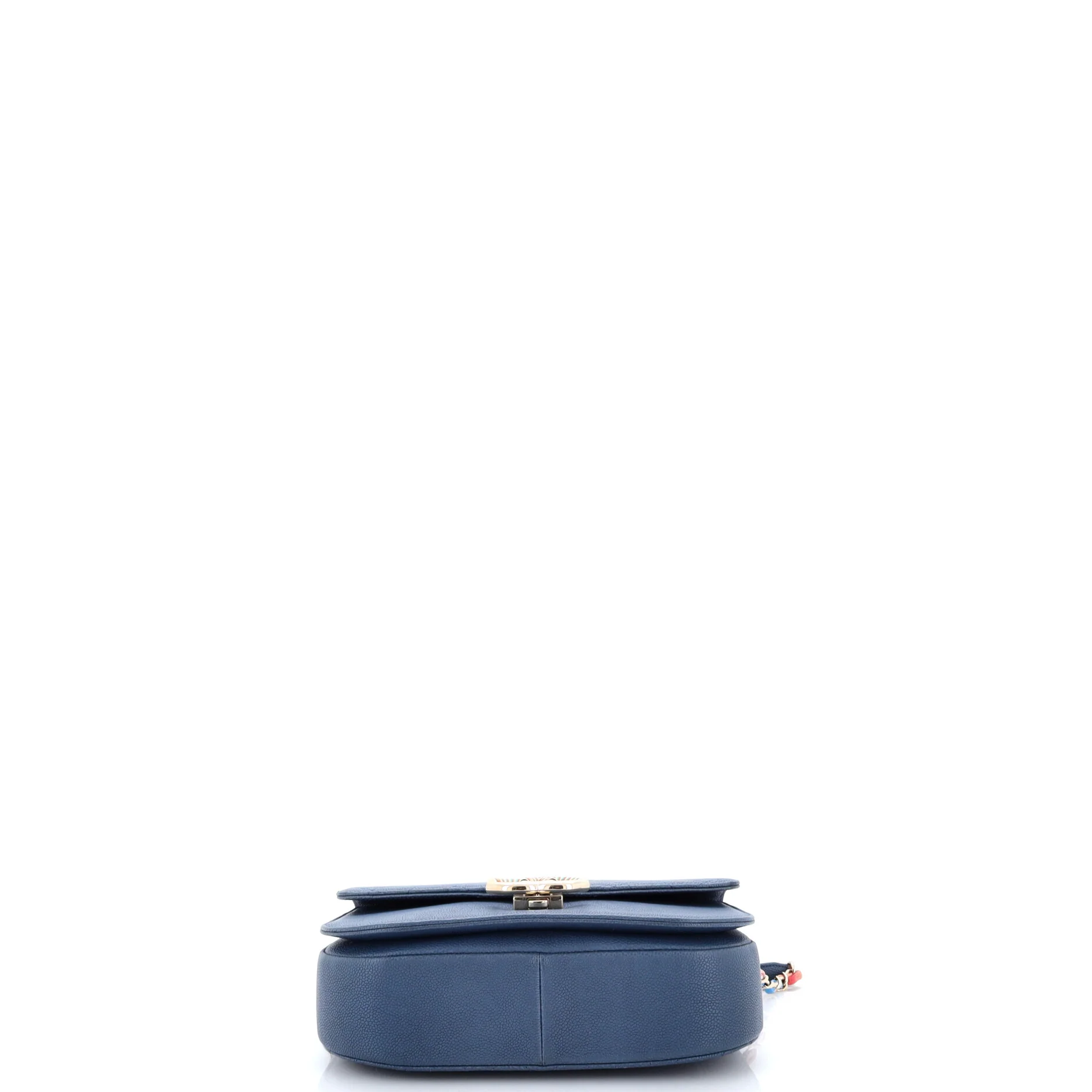 Thread Around Flap Bag Quilted Caviar Medium - Image 4