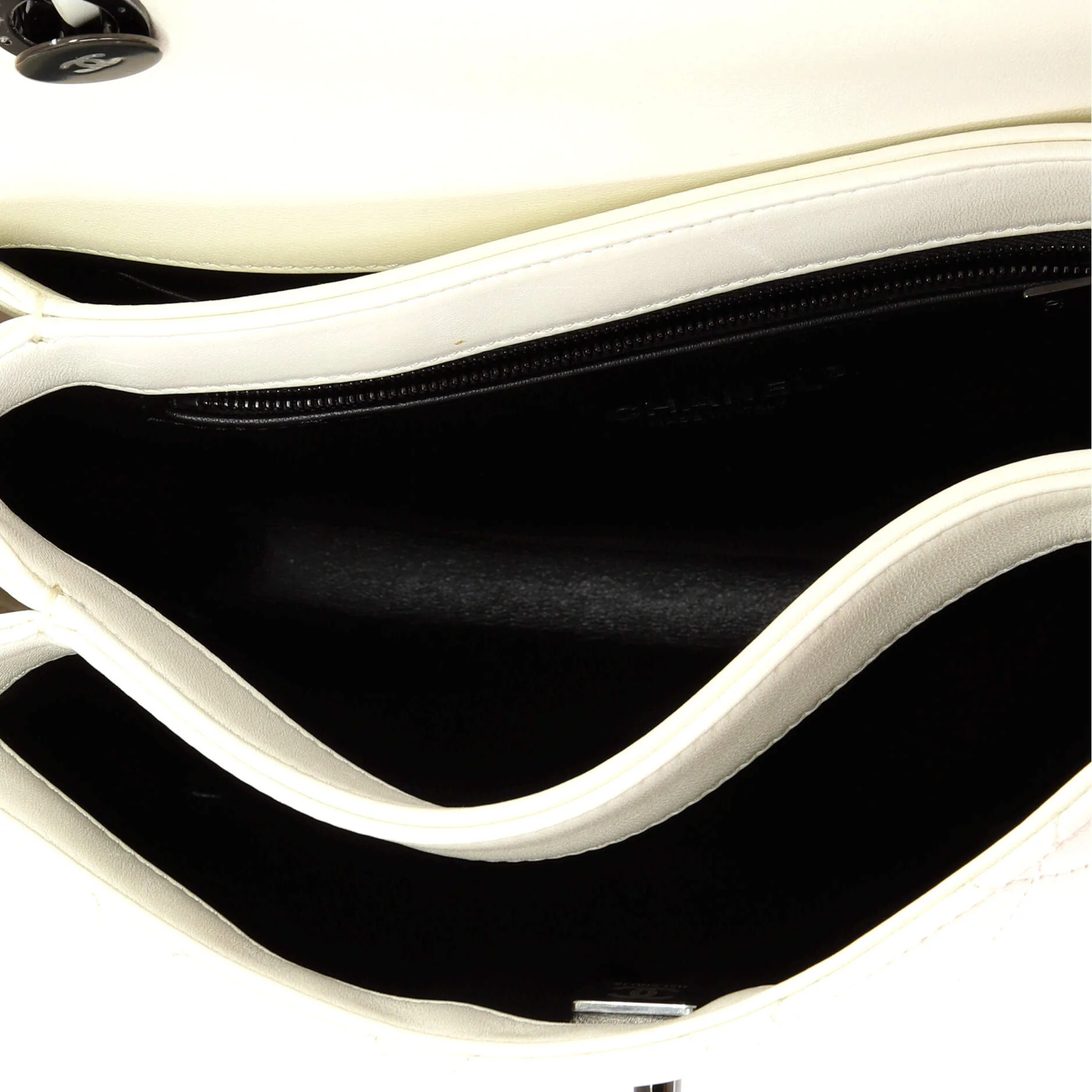 Trendy CC Top Handle Bag Quilted Lambskin Medium - Image 5