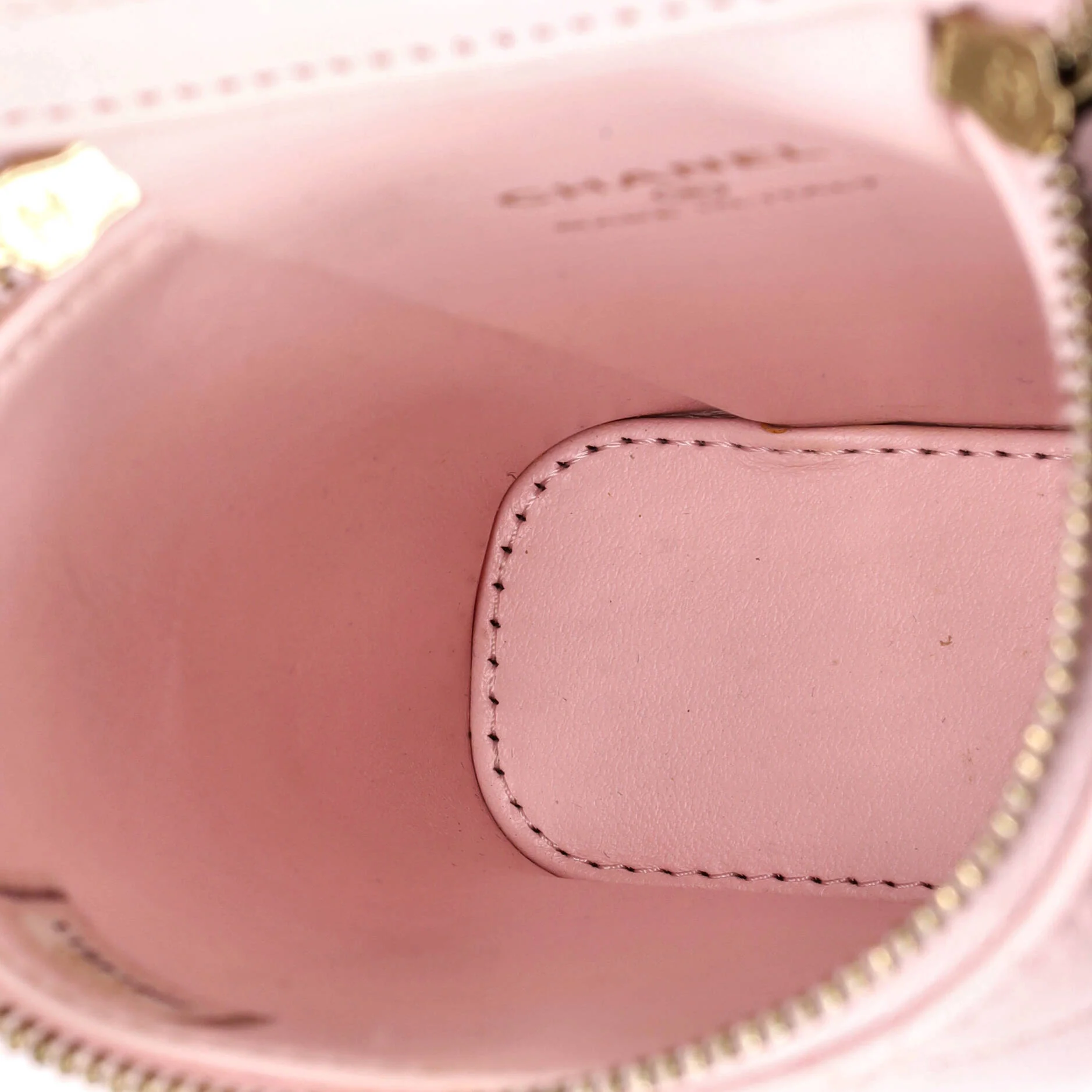 Vertical Classic Vanity Case with Chain Quilted Caviar Small - Image 5