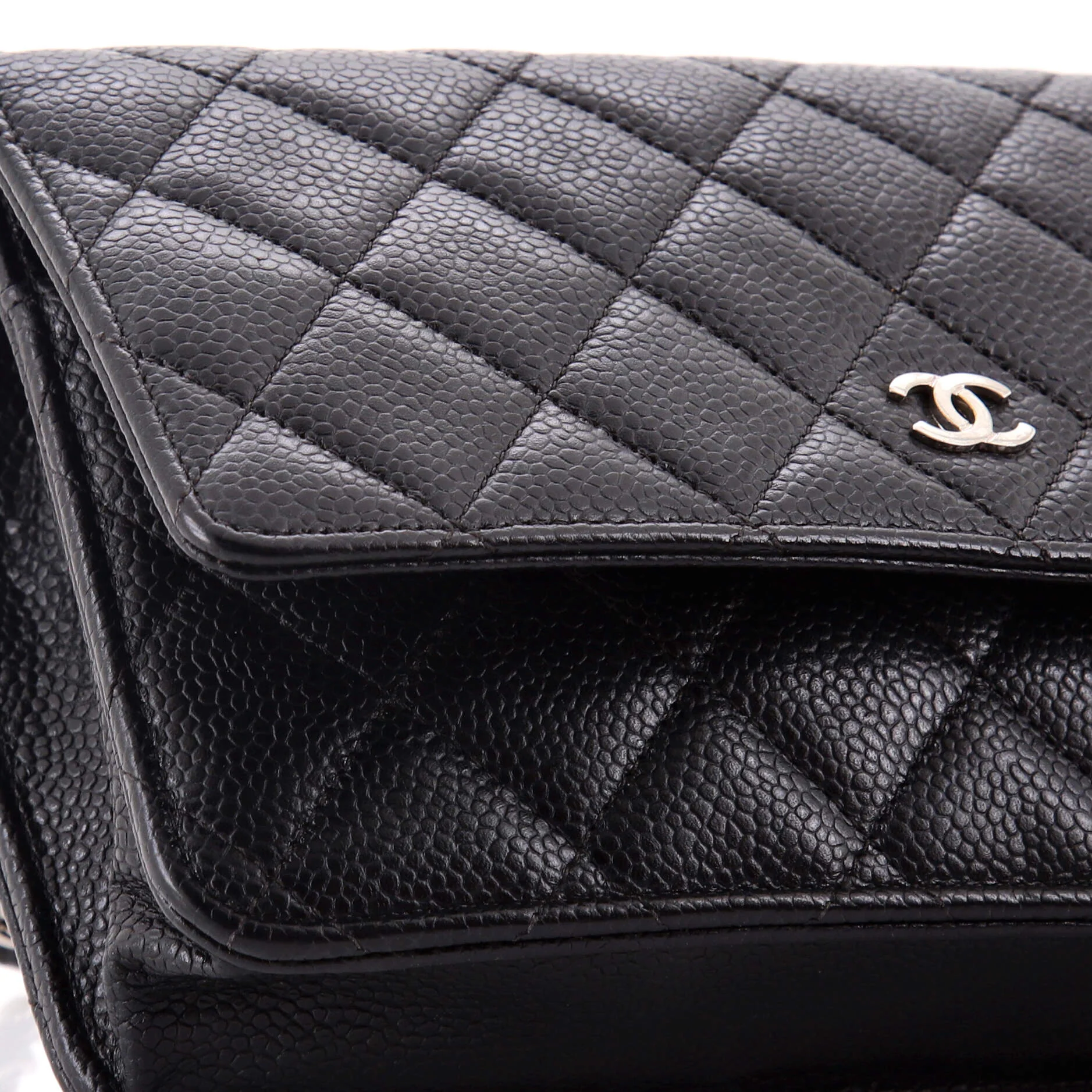 Wallet on Chain Quilted Caviar - Image 6