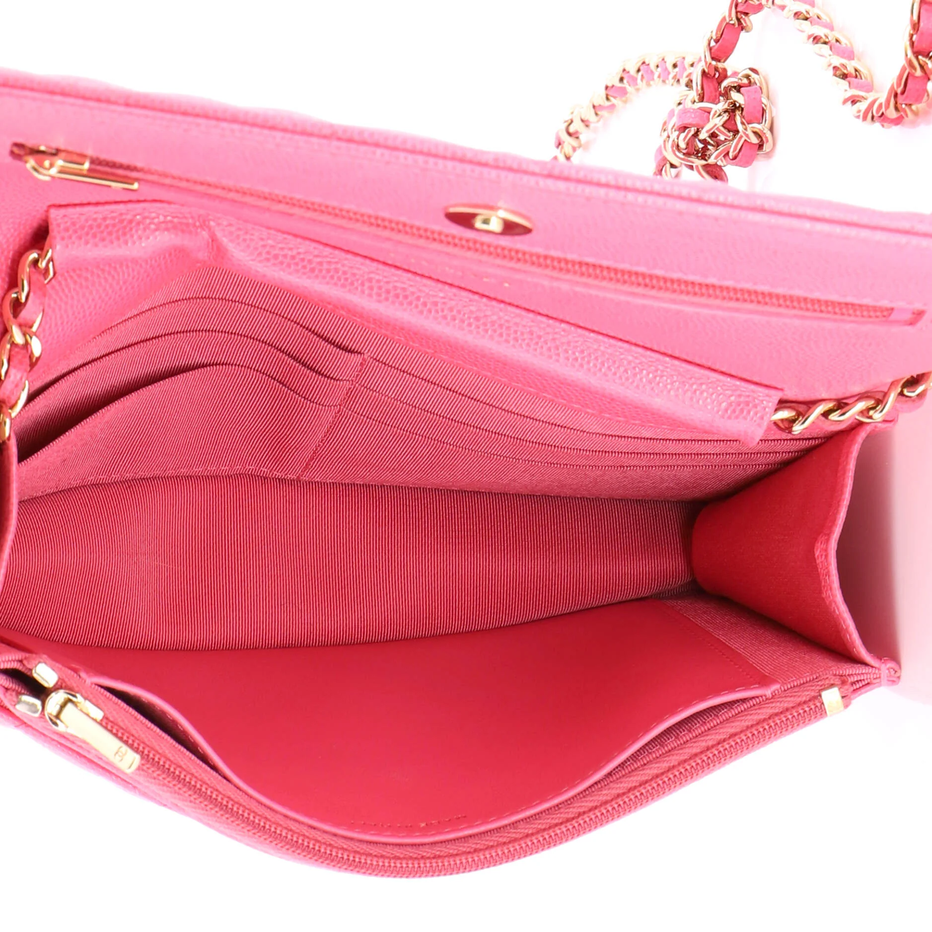 Wallet on Chain Quilted Caviar - Image 5