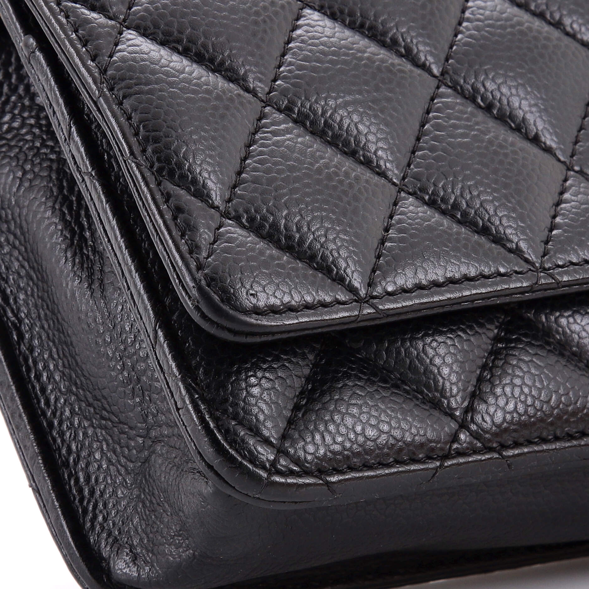 Wallet on Chain Quilted Caviar - Image 6