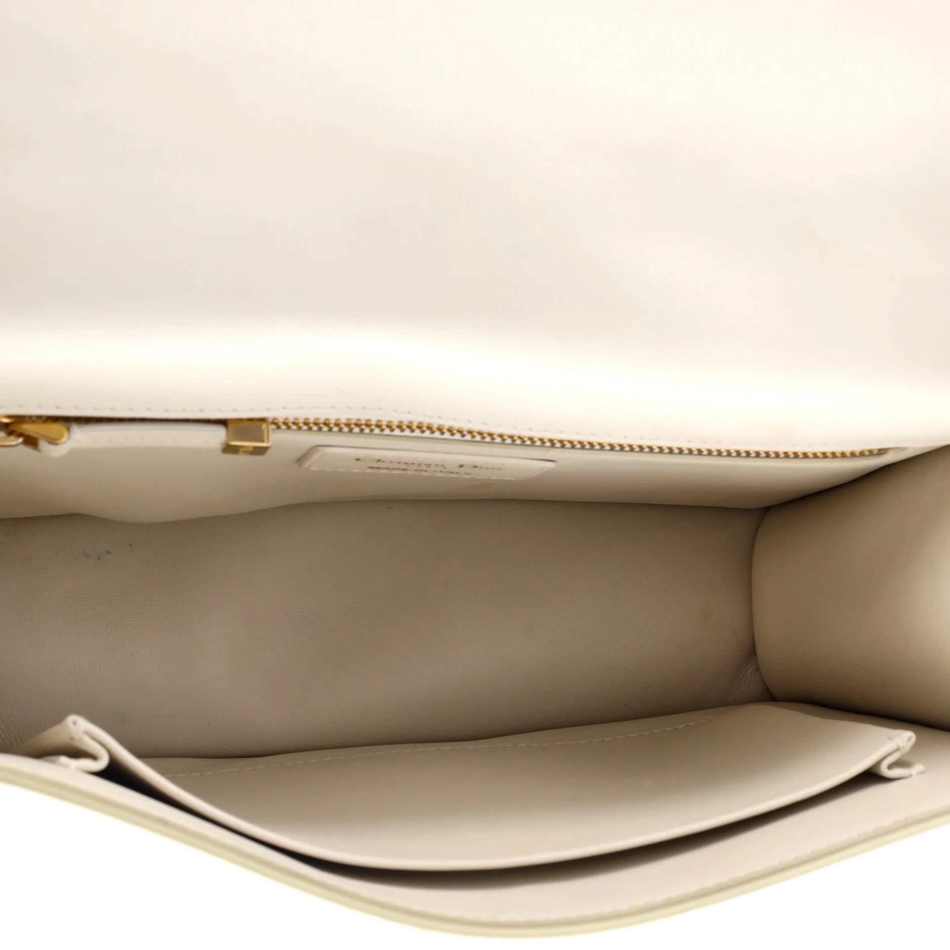30 Montaigne Flap Bag Leather - Image 5