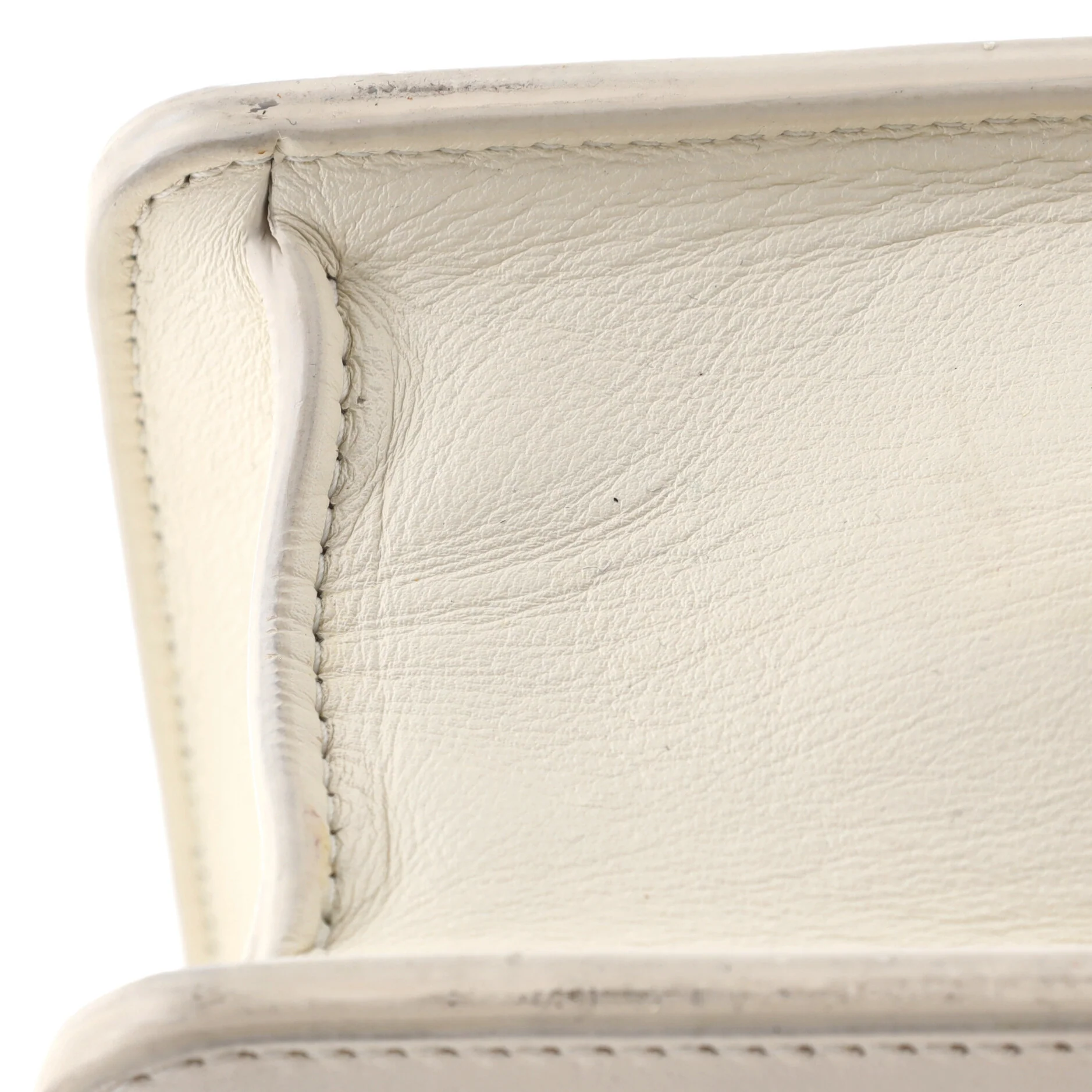 30 Montaigne Flap Bag Leather - Image 6