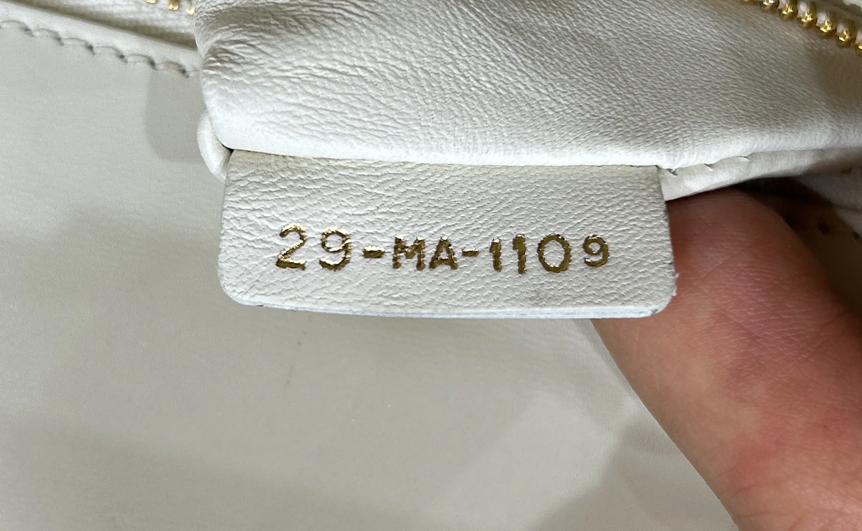 30 Montaigne Flap Bag Leather - Image 7