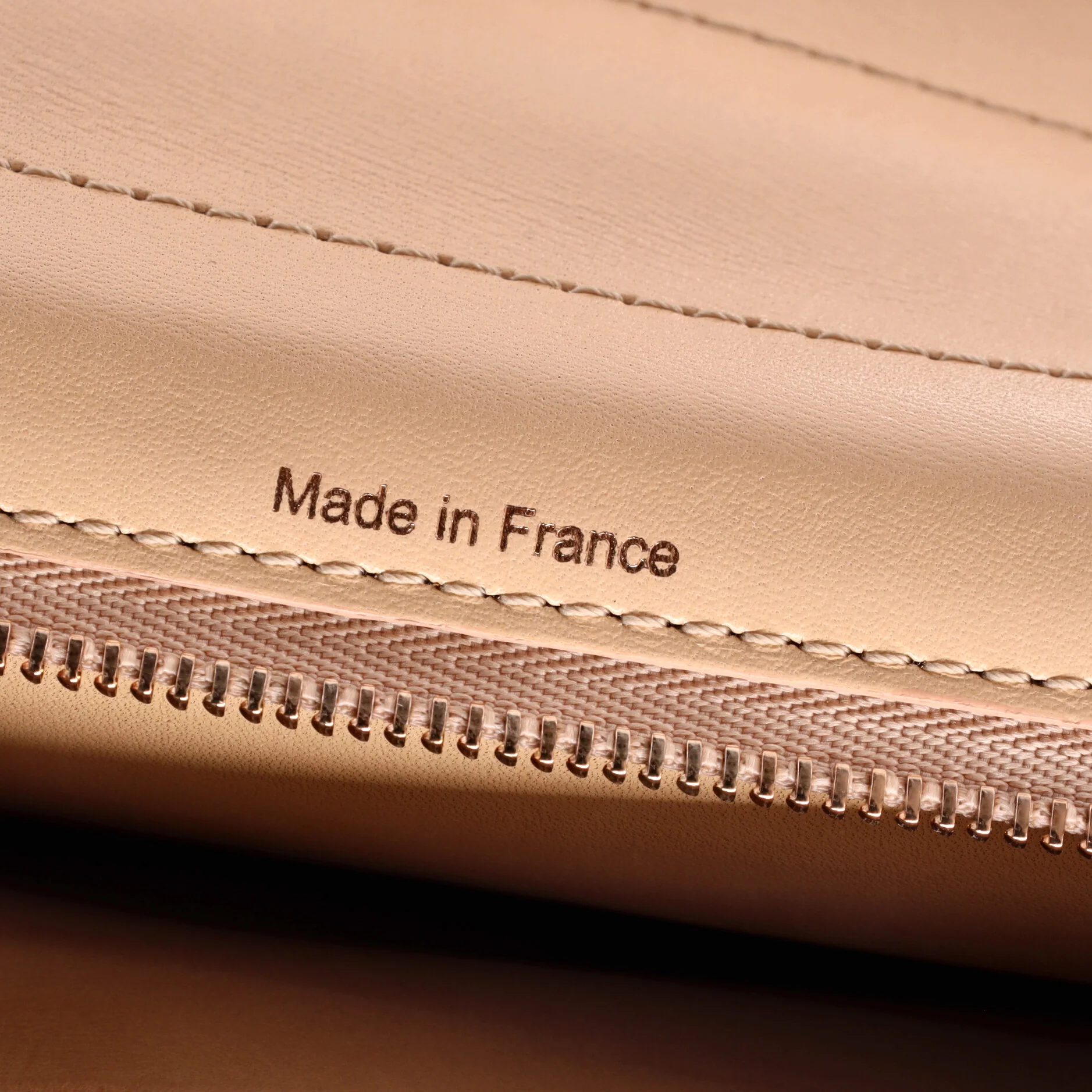 Brillant Top Handle Bag Leather MM - Image 6