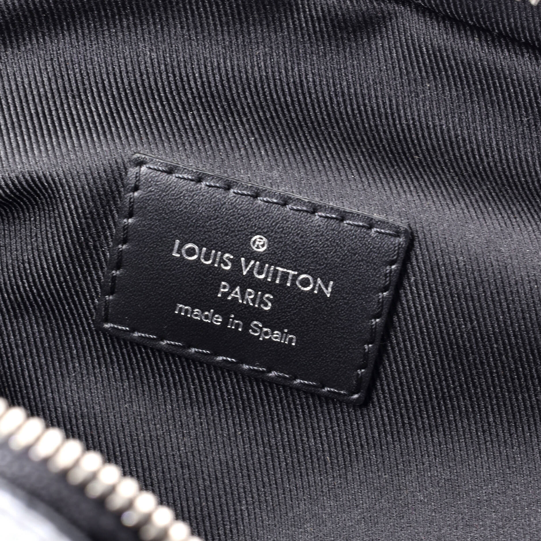 Avenue Sling Bag Damier Graphite - Image 7