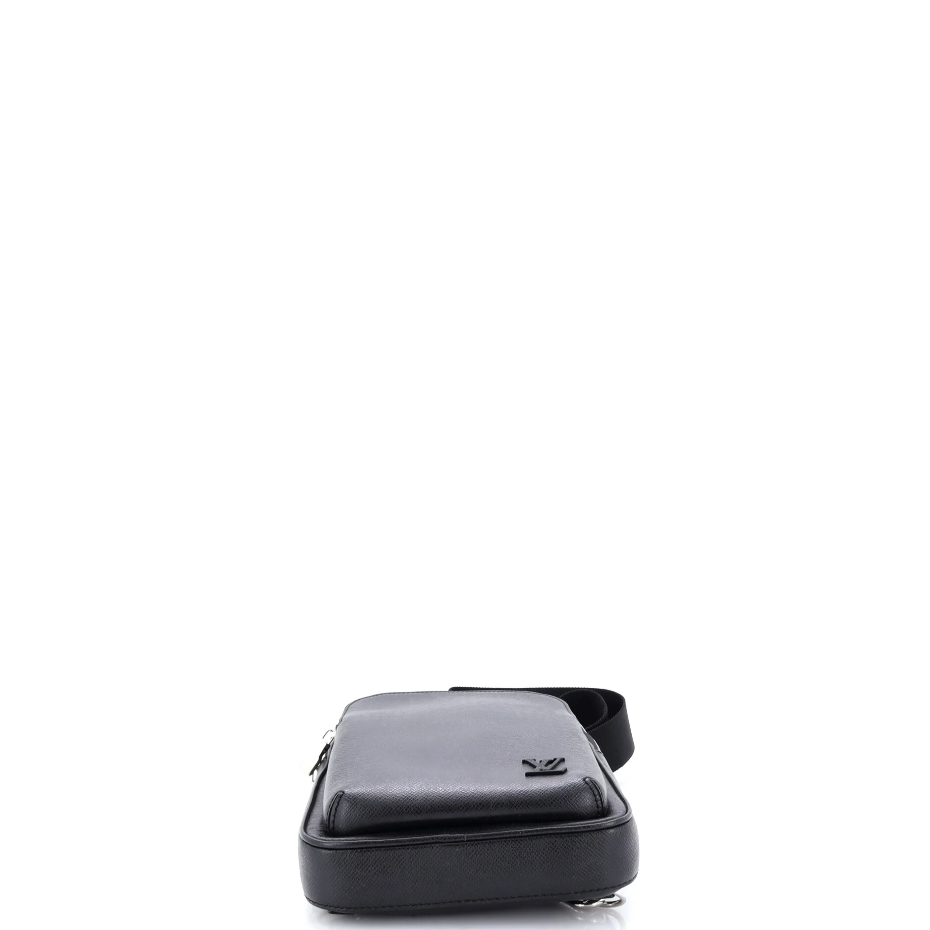 Avenue Sling Bag NM Taiga Leather - Image 4