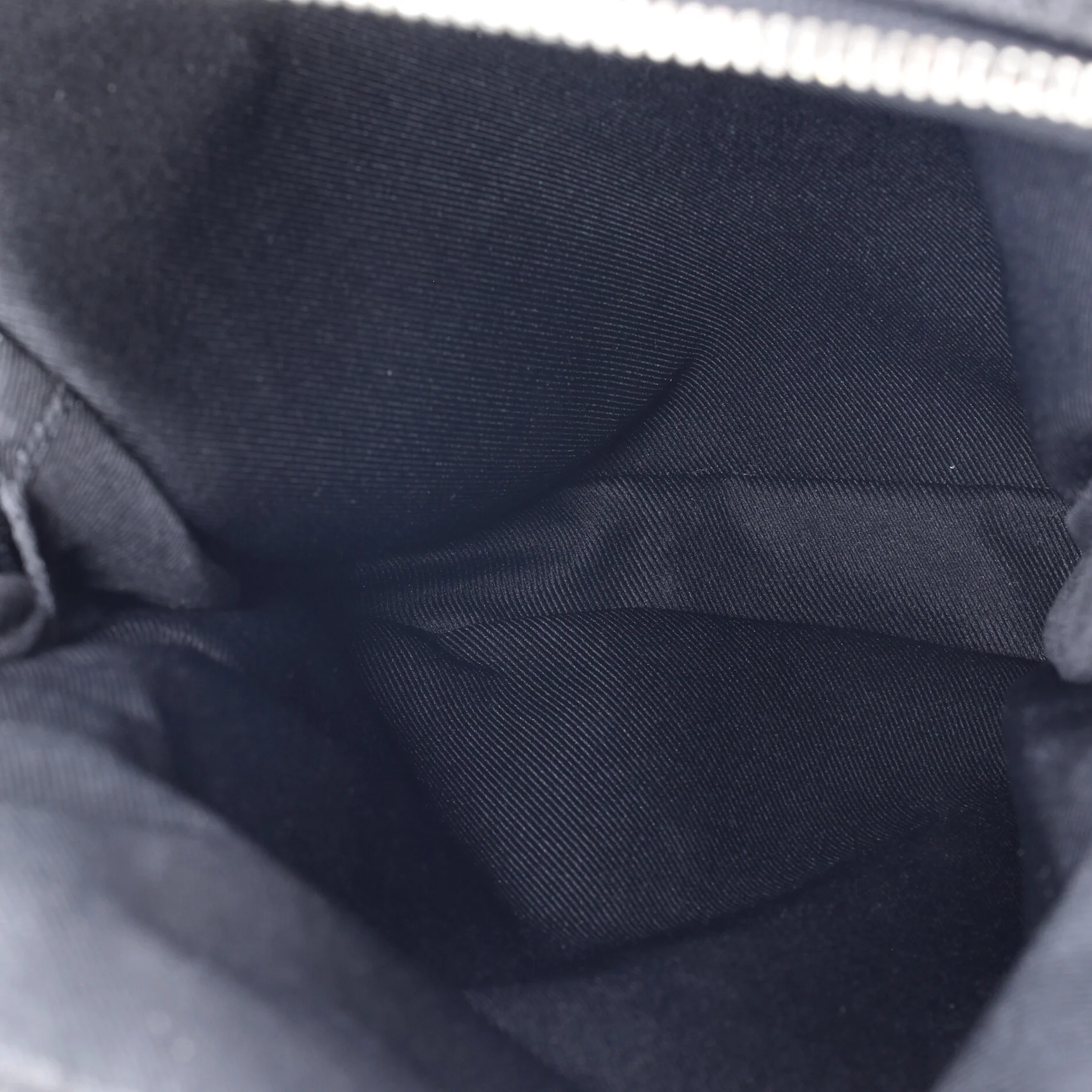 Avenue Sling Bag NM Taiga Leather - Image 5