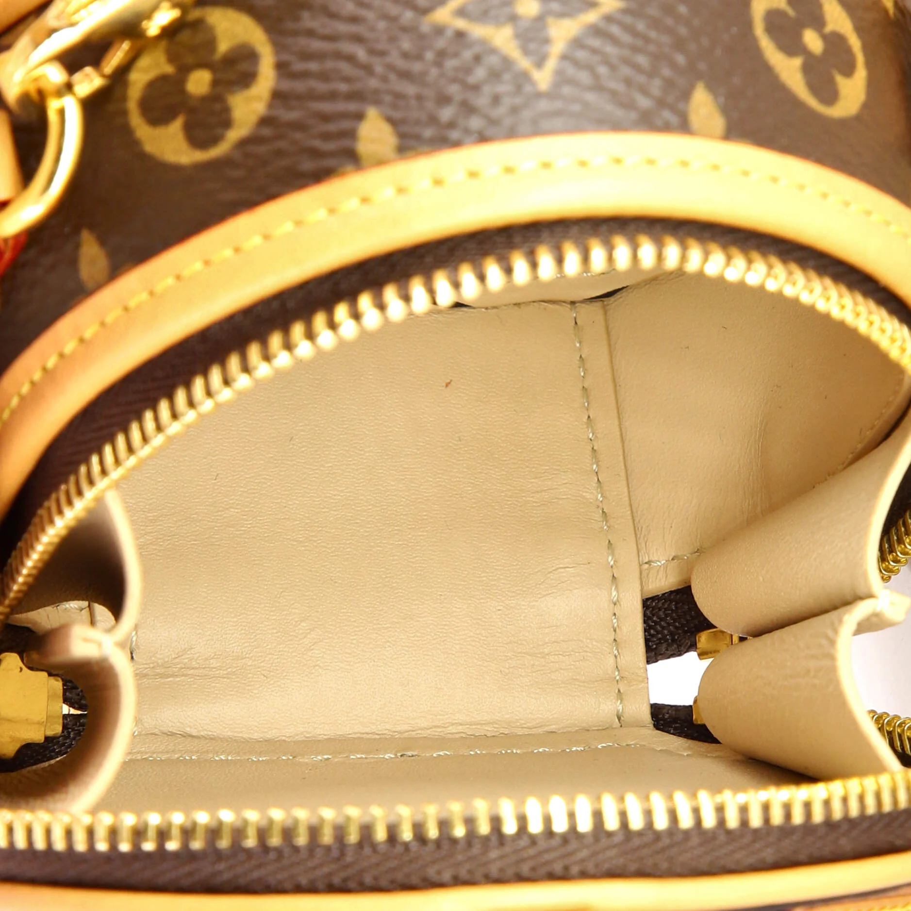 Boite Chapeau Necklace Bag Monogram Canvas - Image 5