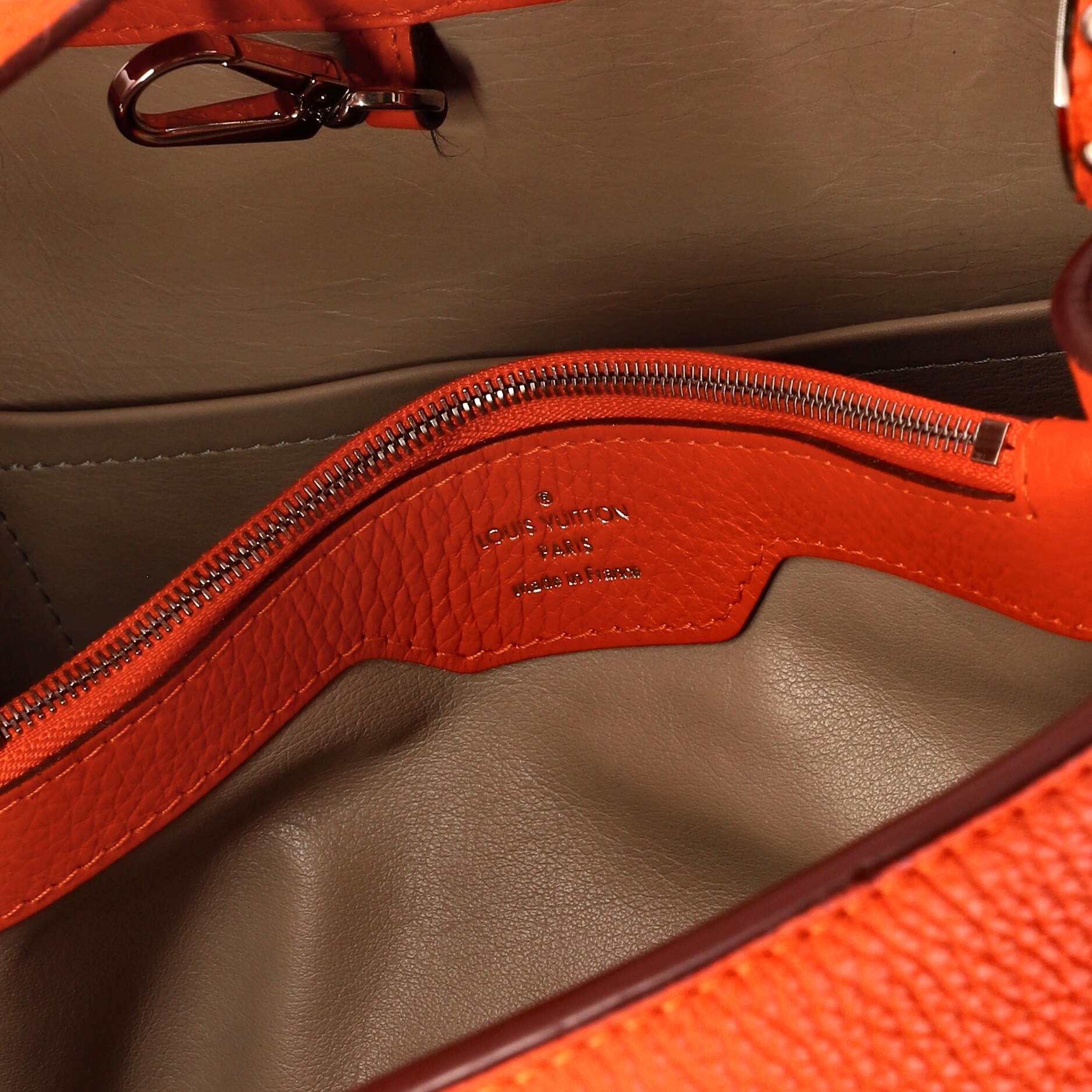 Capucines Bag Leather GM - Image 8