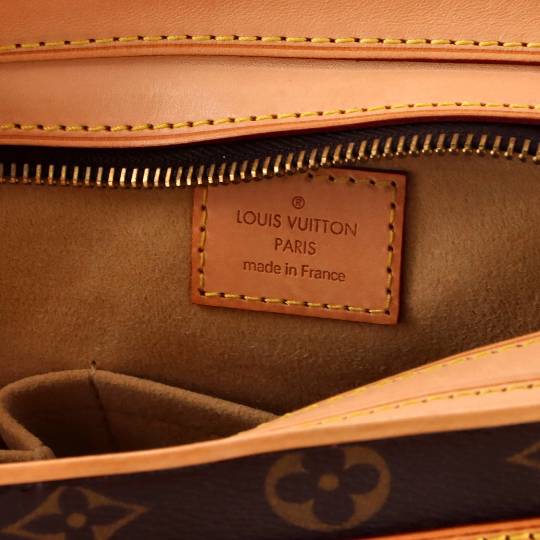Hudson Handbag Monogram Canvas GM - Image 7