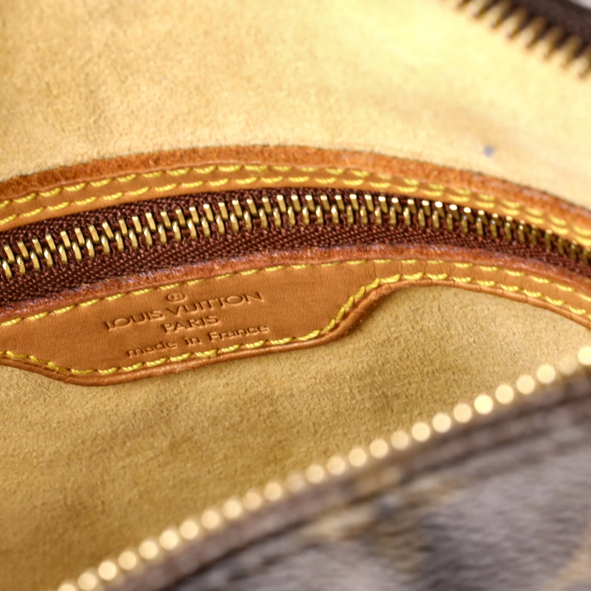 Looping Handbag Monogram Canvas GM - Image 7