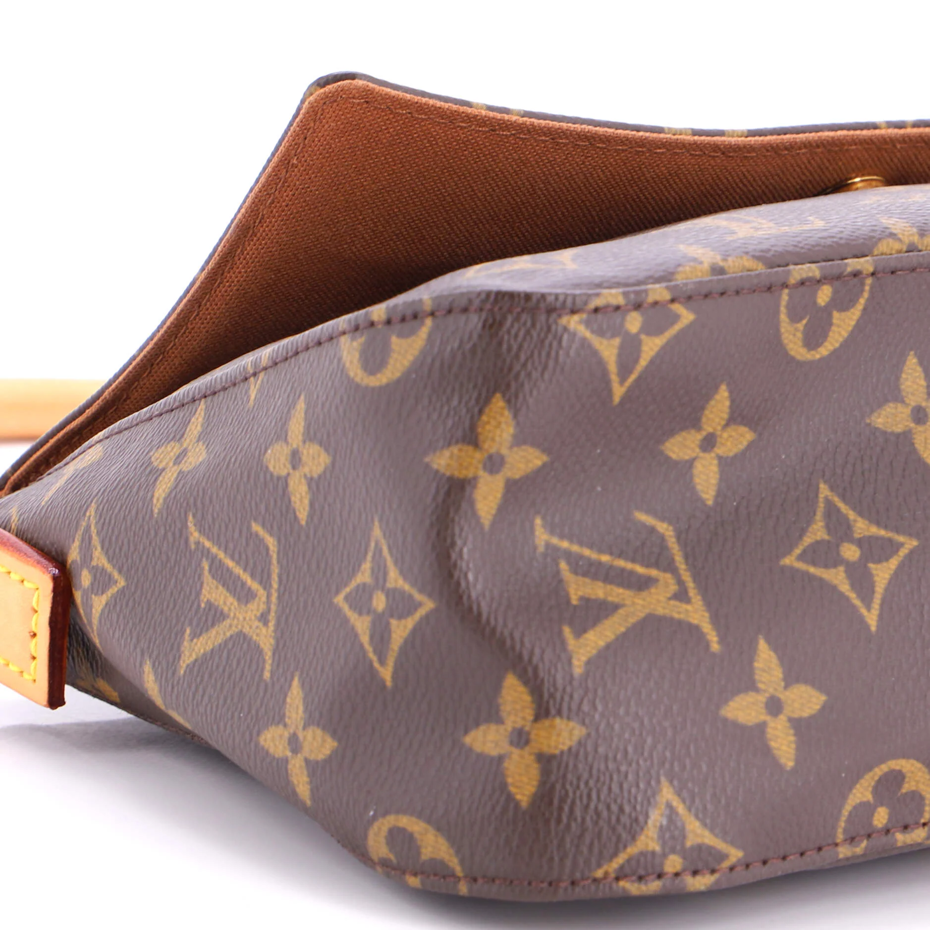 Looping Handbag Monogram Canvas GM - Image 6