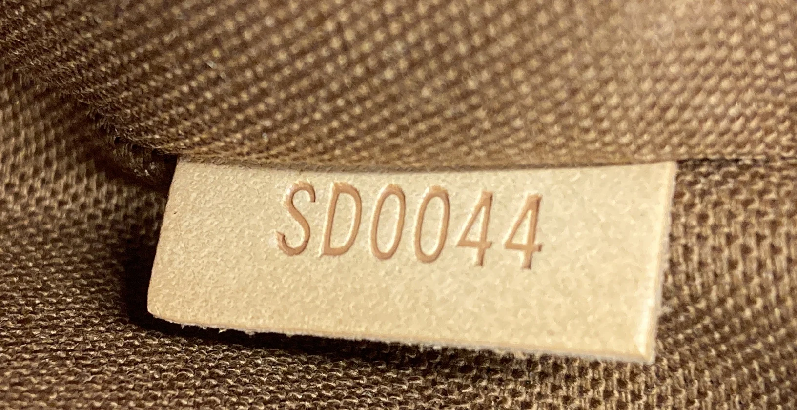Looping Handbag Monogram Canvas GM - Image 8