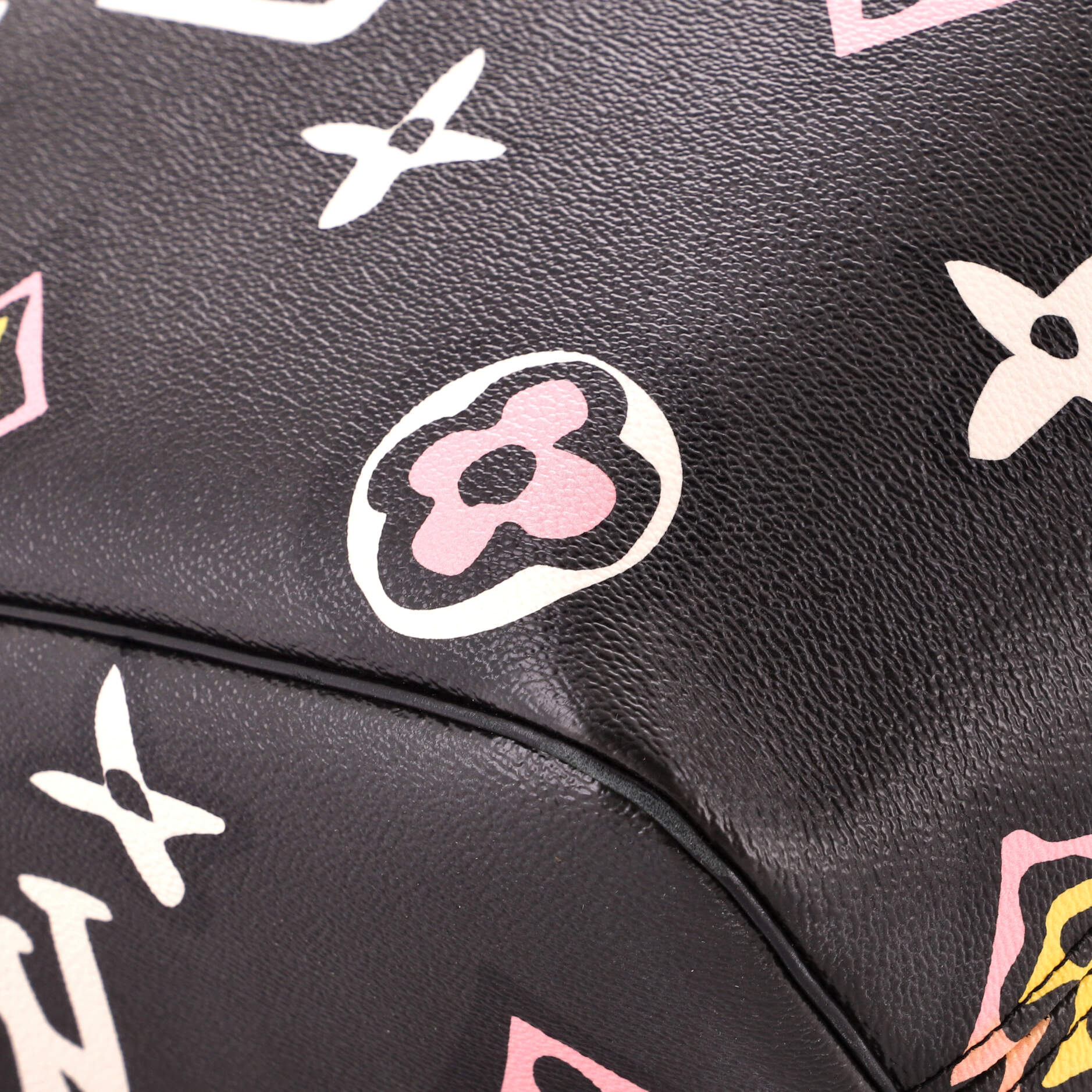 Neverfull NM Tote Wild at Heart Monogram Giant MM - Image 6