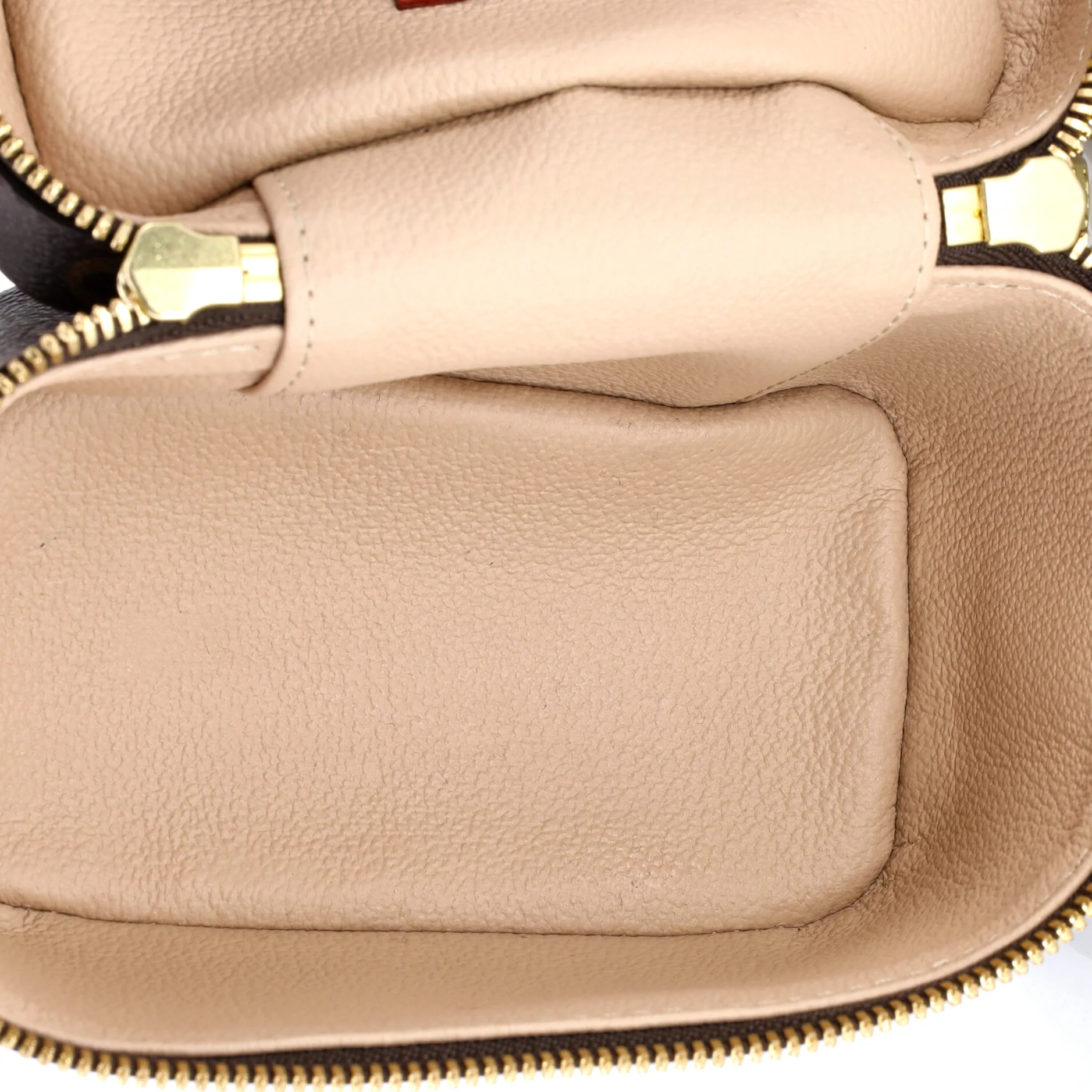 Nice Vanity Case Monogram Canvas Nano - Image 5