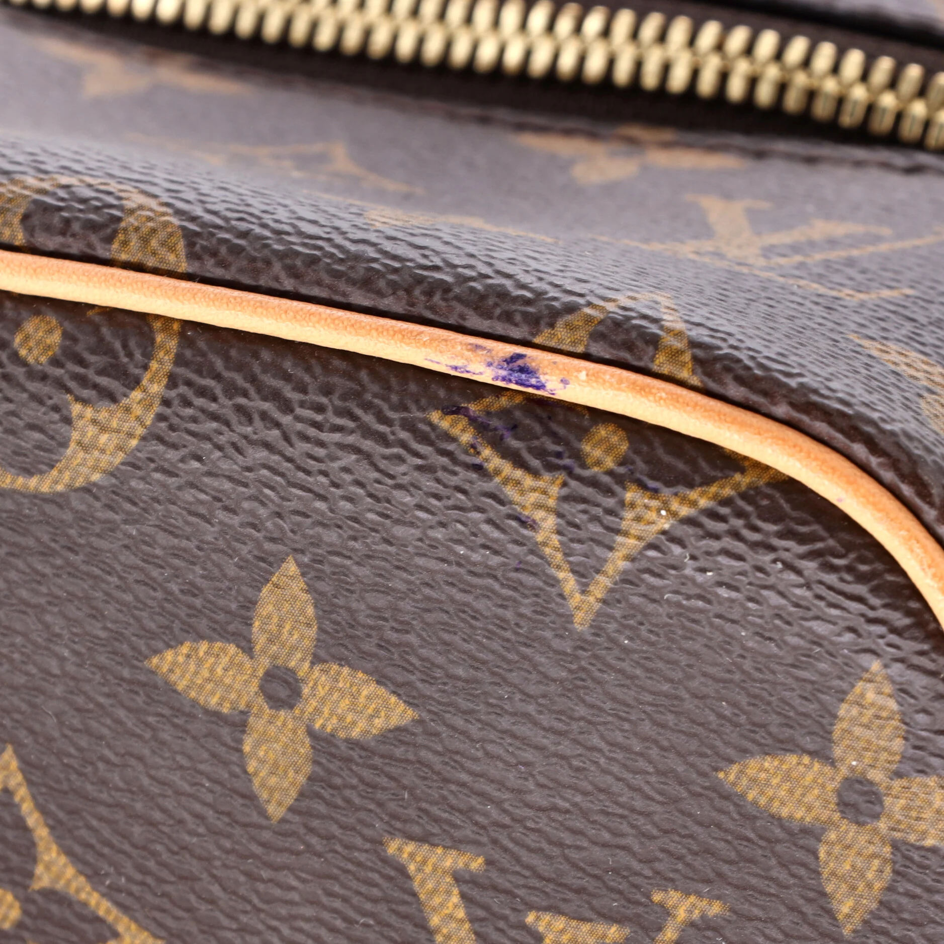 Nice Vanity Case Monogram Canvas Nano - Image 6