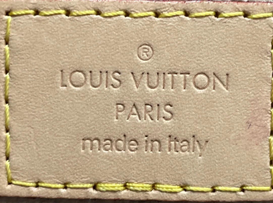 Nice Vanity Case Monogram Canvas Nano - Image 9