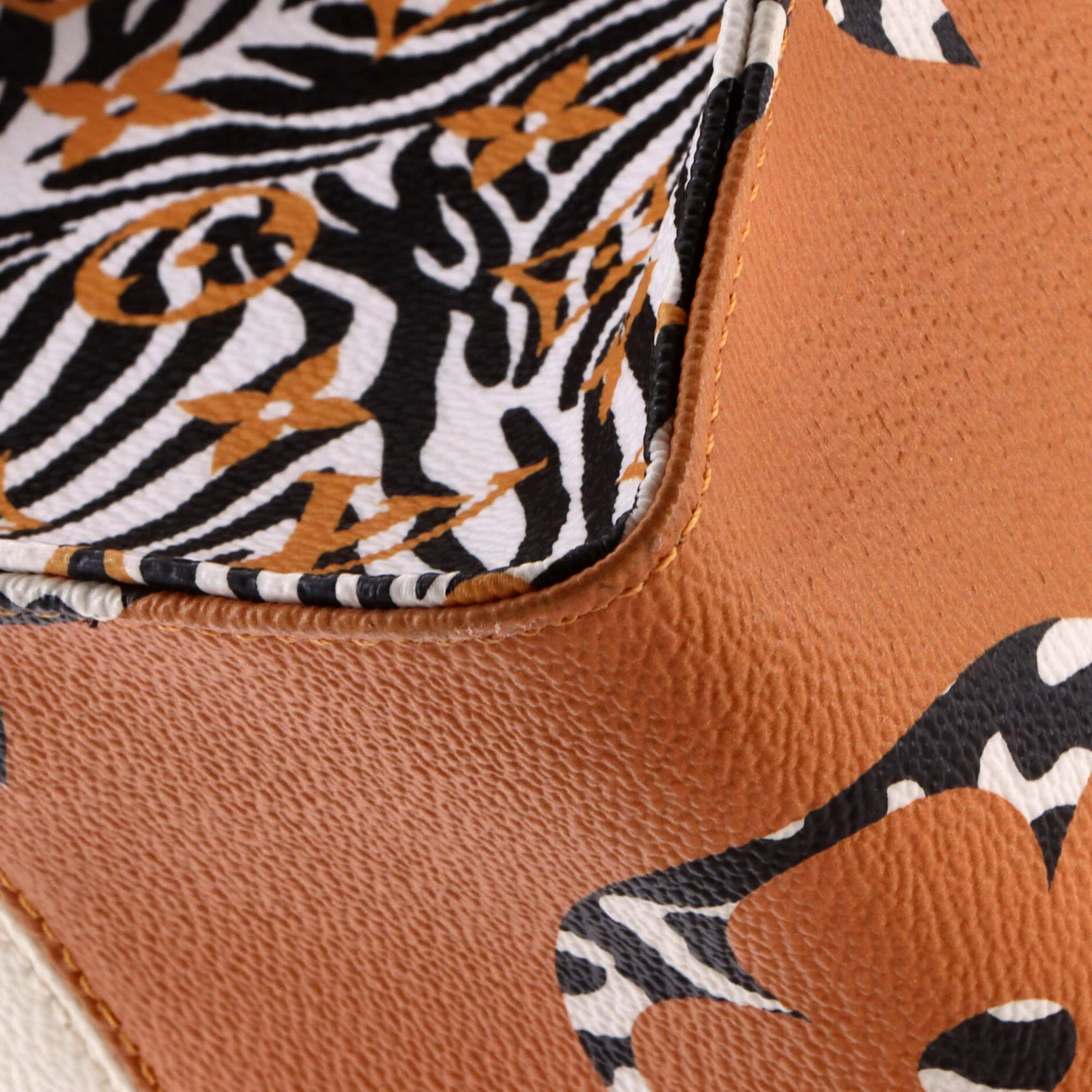 OnTheGo Tote Limited Edition Jungle Monogram Giant GM - Image 6