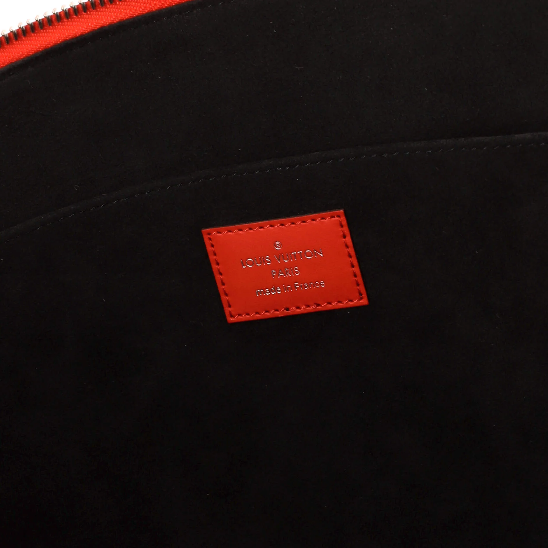 Pochette Jour Limited Edition Supreme Epi Leather GM - Image 6