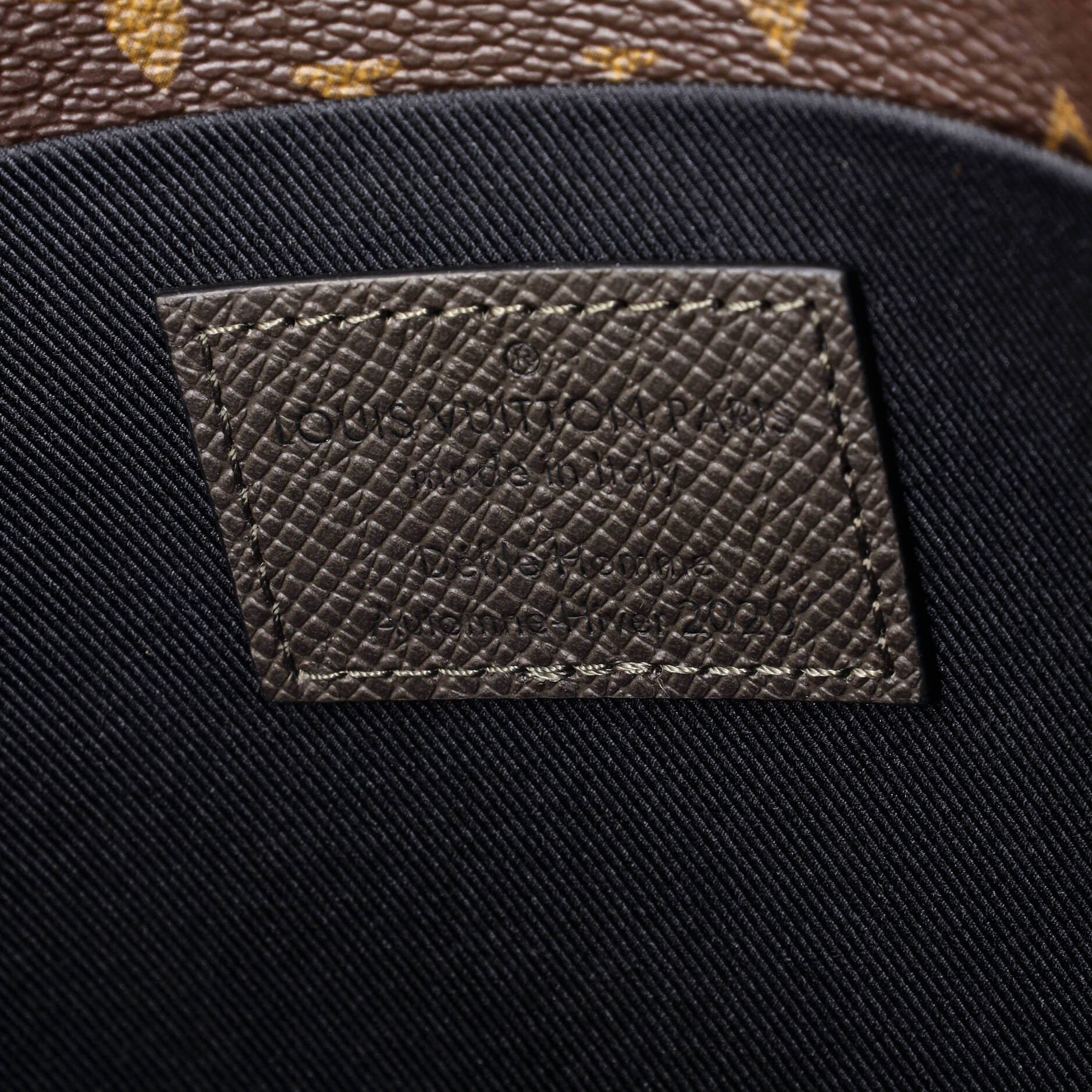 Pochette Voyage Steamer Leather and Monogram Canvas - Image 7