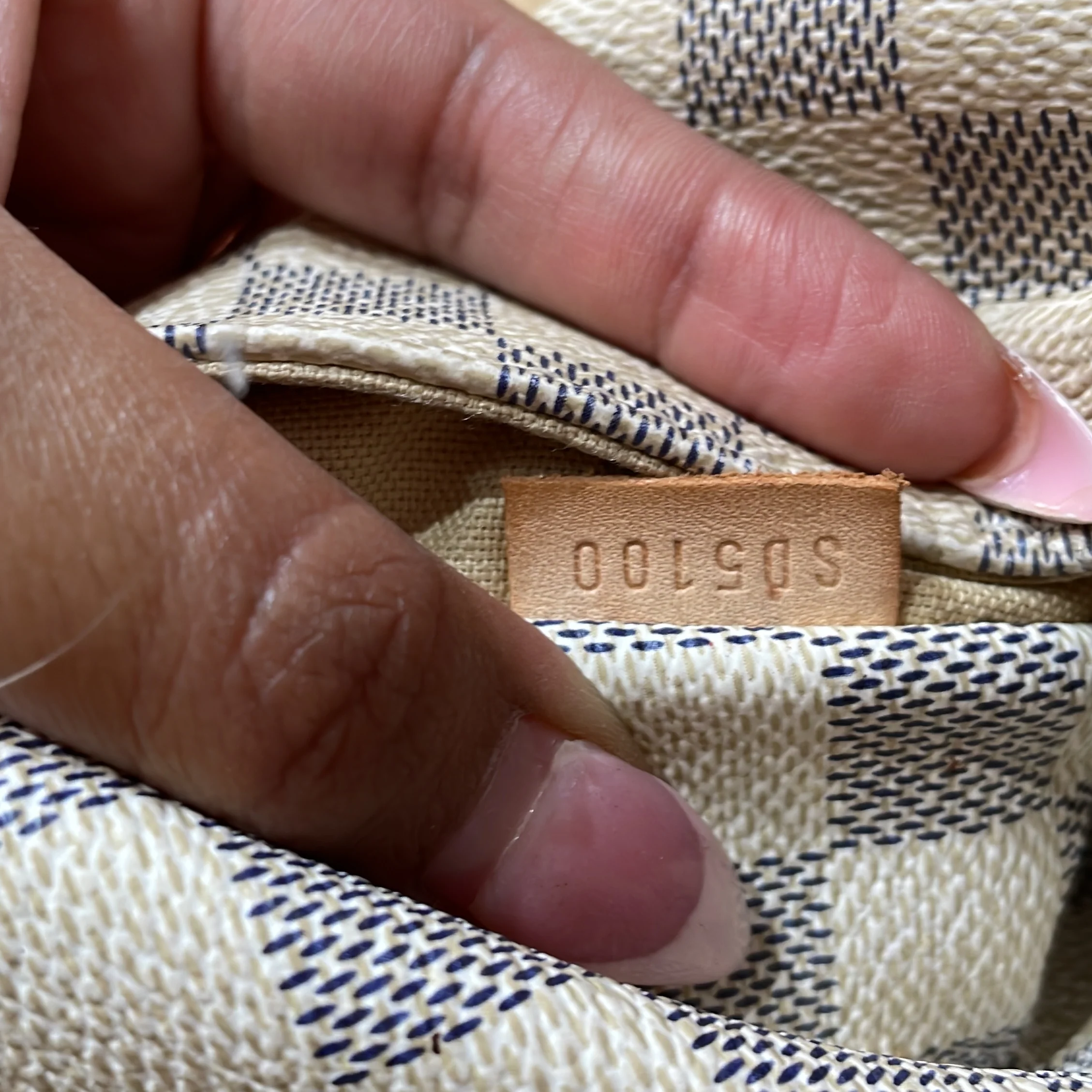 Totally Handbag Damier PM - Image 9