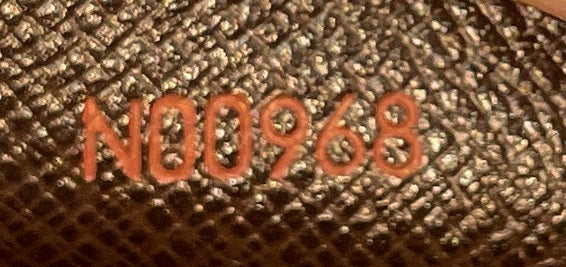 Trousse Make Up Bag Damier - Image 9