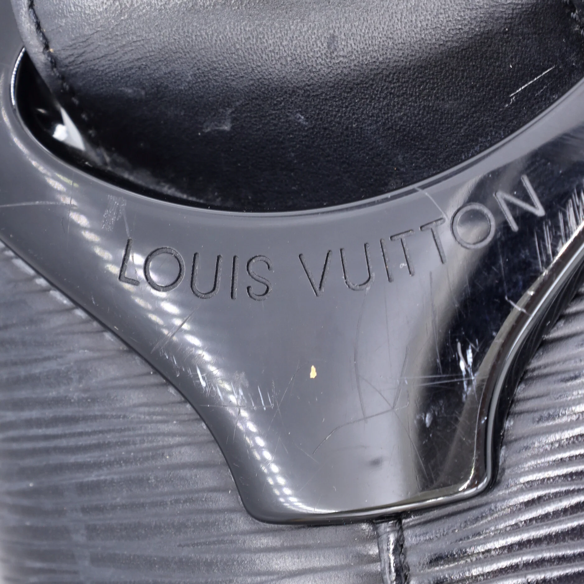 Verseau Handbag Epi Leather - Image 8