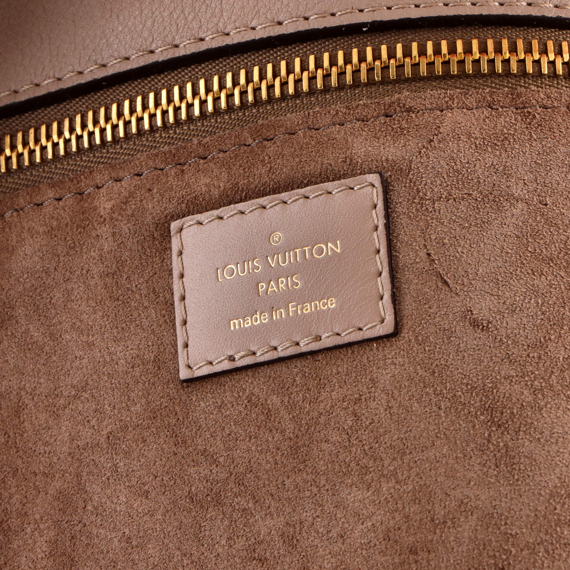 W Tote Veau Cachemire Calfskin PM - Image 7
