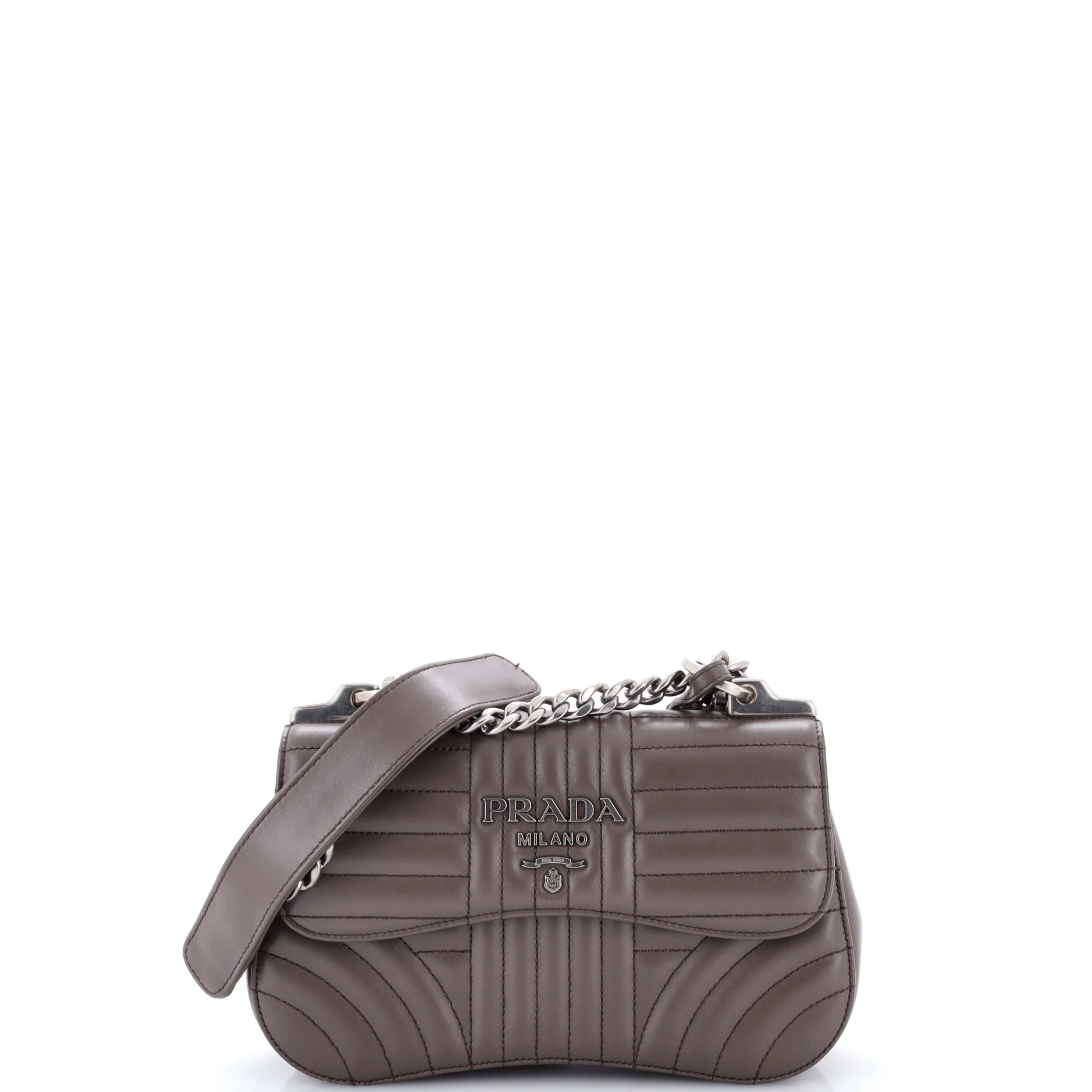 Curved Flap Chain Shoulder Bag Diagramme Quilted Leather Small