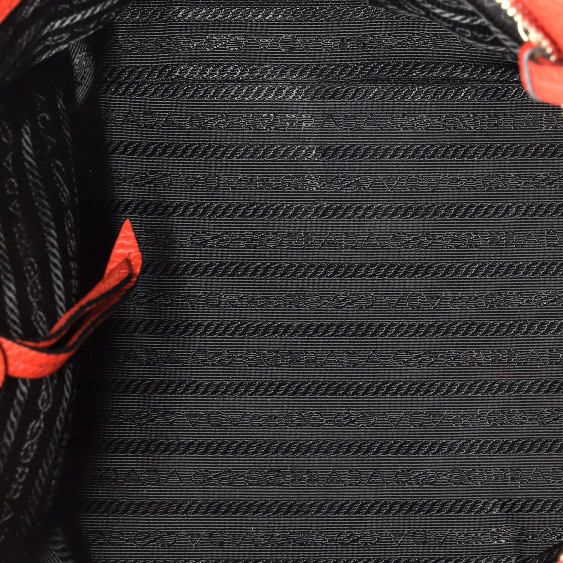 Logo Bucket Messenger Bag Vitello Phenix Small - Image 5