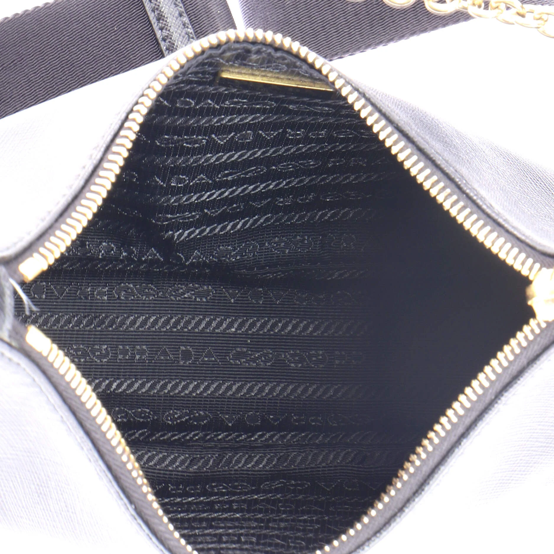 Re-Edition 2005 Shoulder Bag Saffiano Leather Small - Image 6