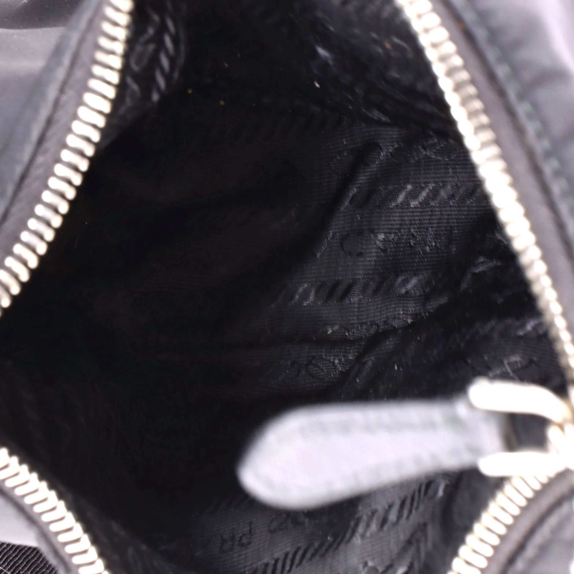 Re-Edition 2005 Shoulder Bag Tessuto Small - Image 5