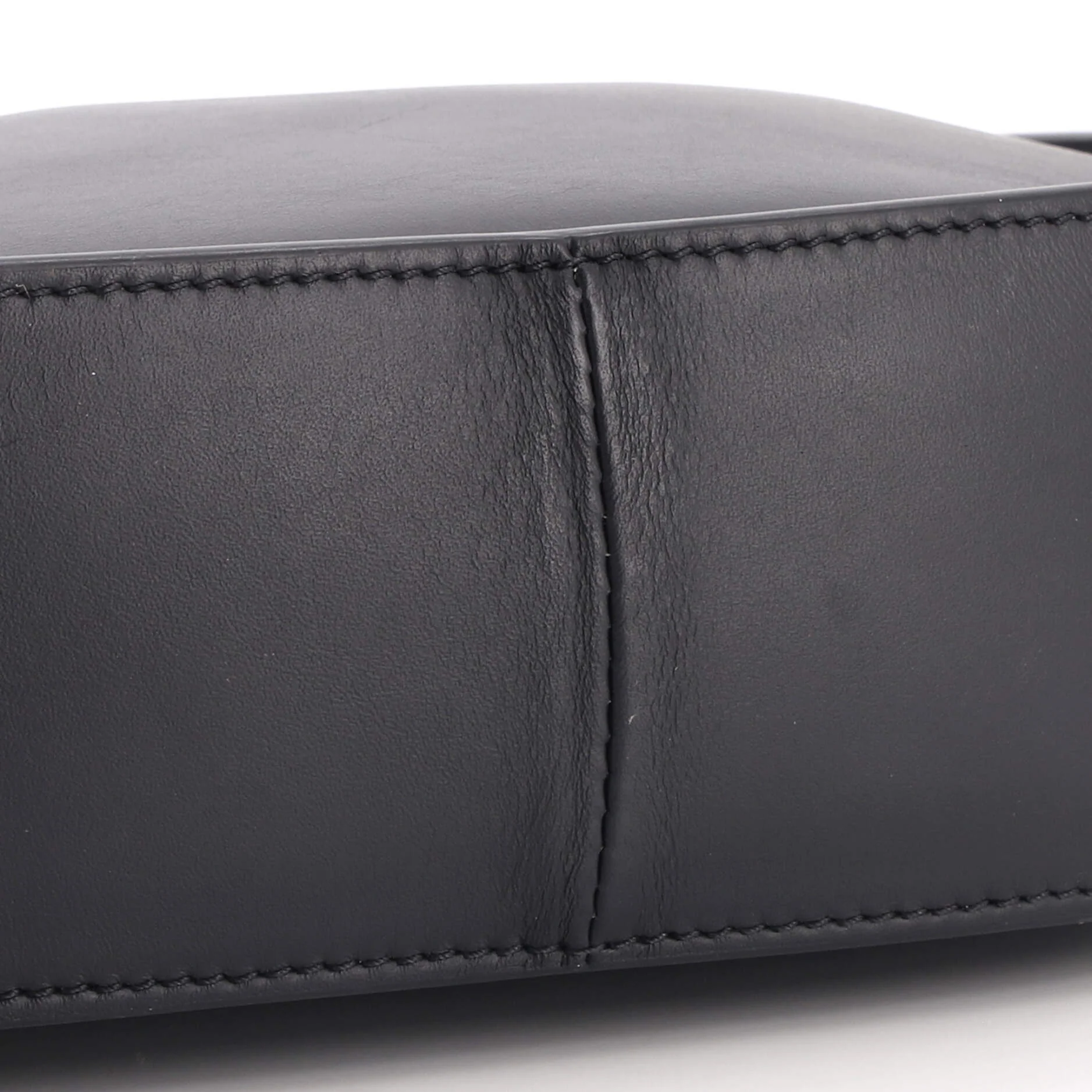 Half Moon Shoulder Bag Leather - Image 6