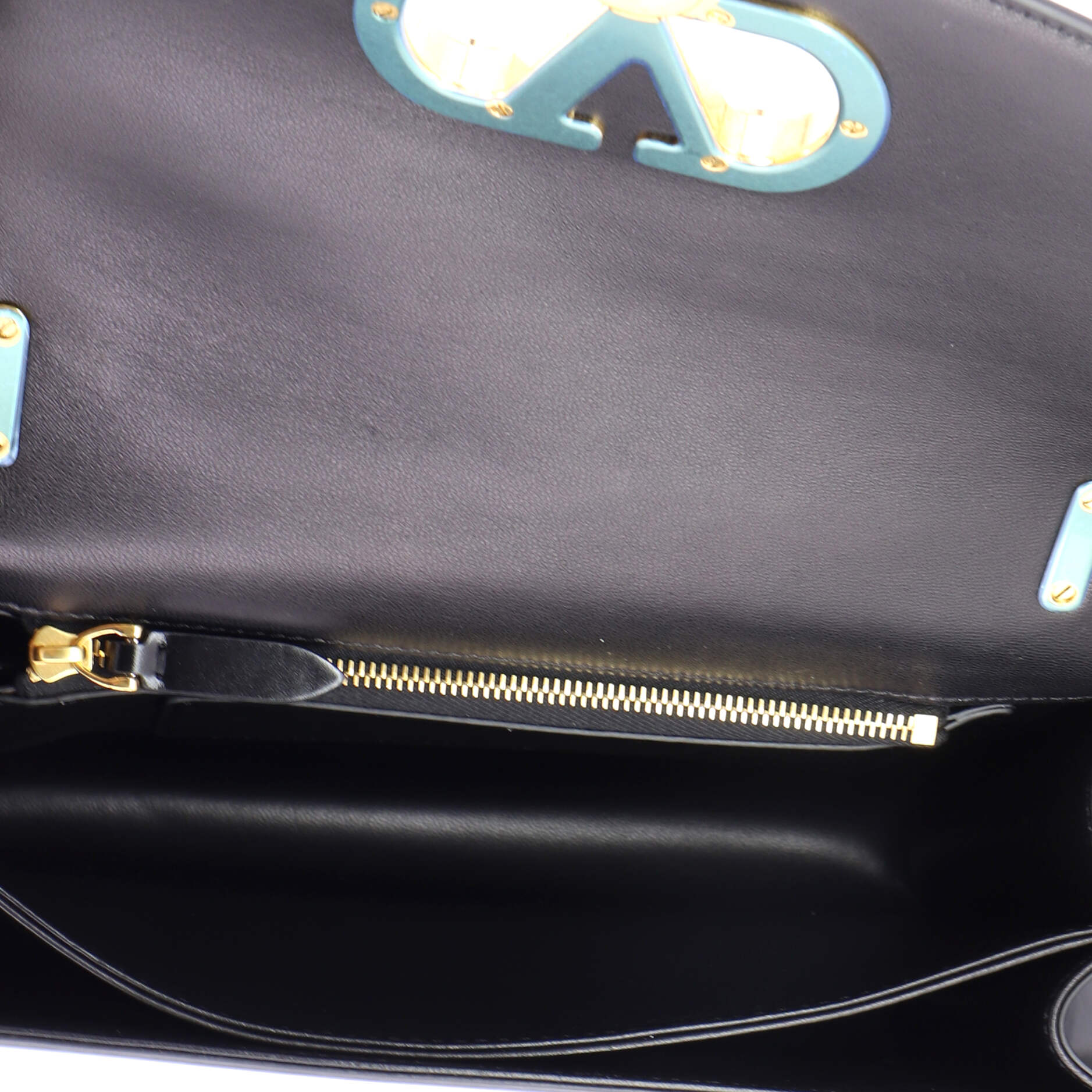 VLogo Vain Shoulder Bag Leather Small - Image 5