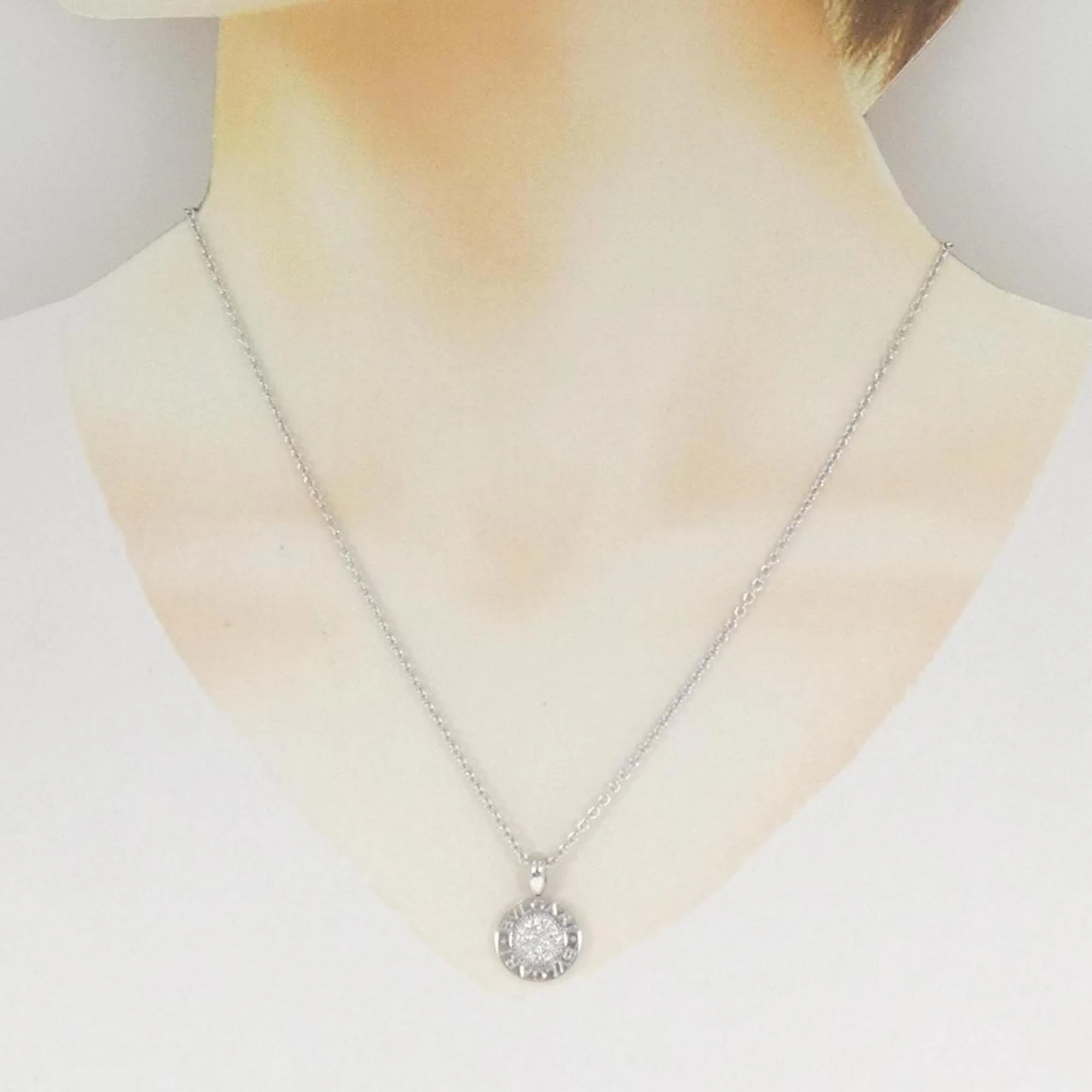 Pendant Necklace 18K White Gold with Diamond - Image 6
