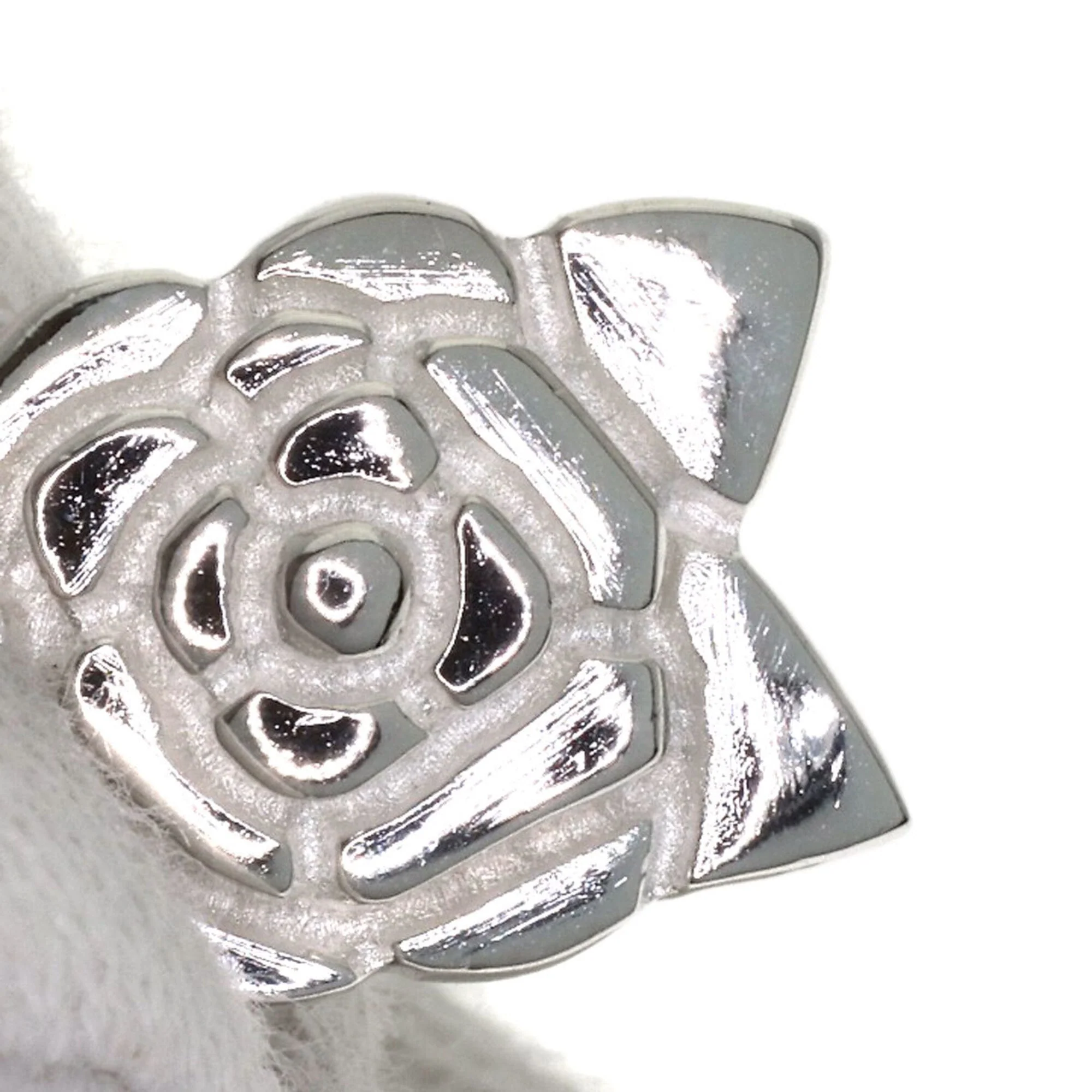 Camellia Pendant Necklace Metal - Image 6