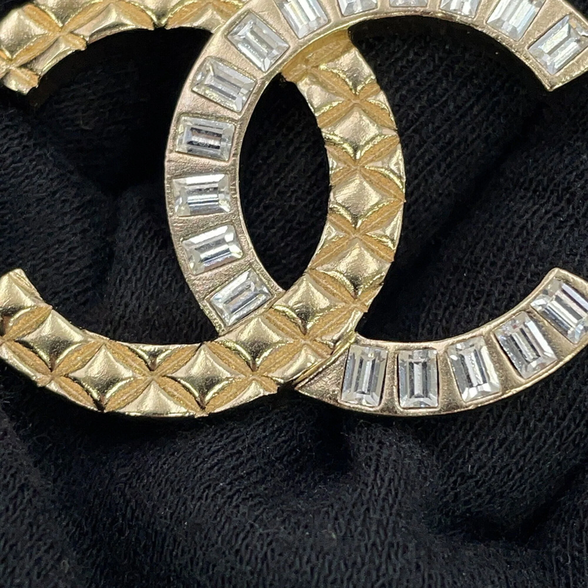 CC Logo Pendant Necklace Gold-Tone Metal - Image 8