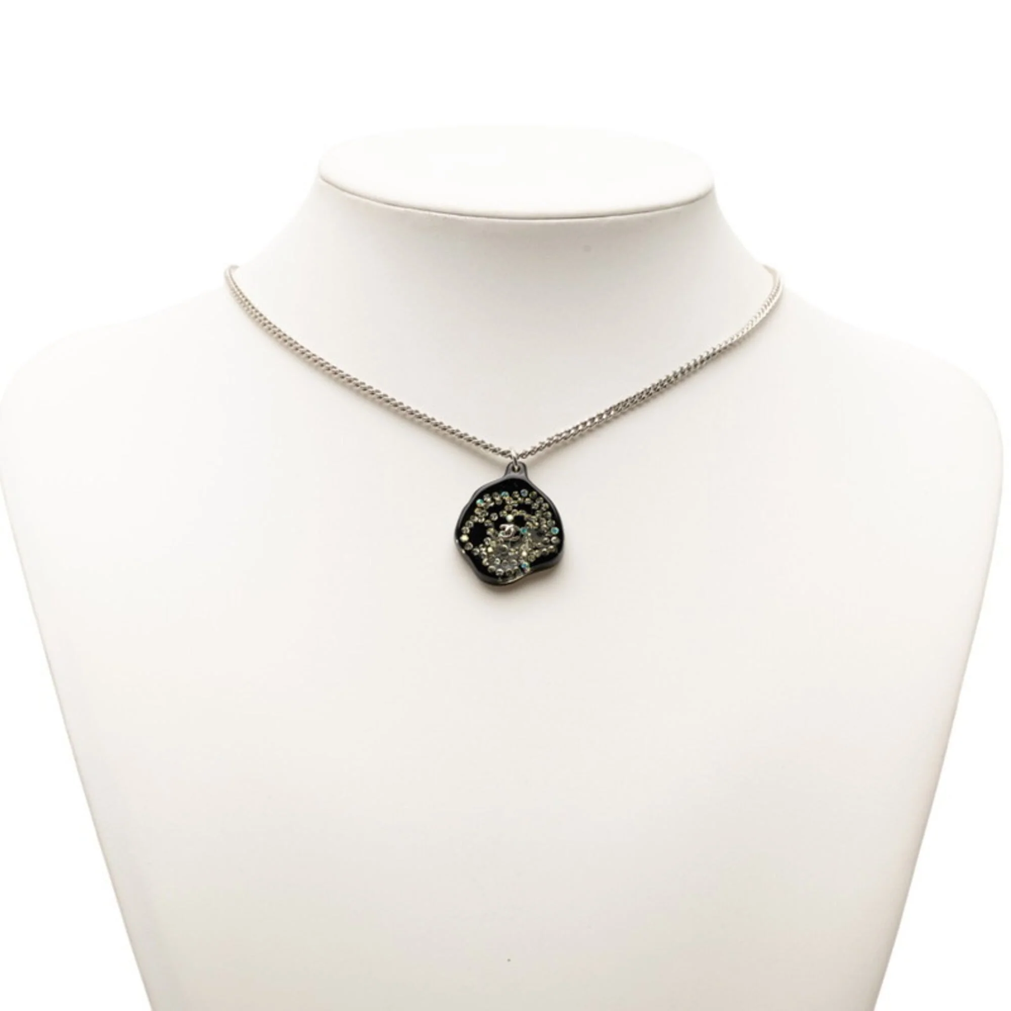 CC Logo Pendant Necklace Metal - Image 6