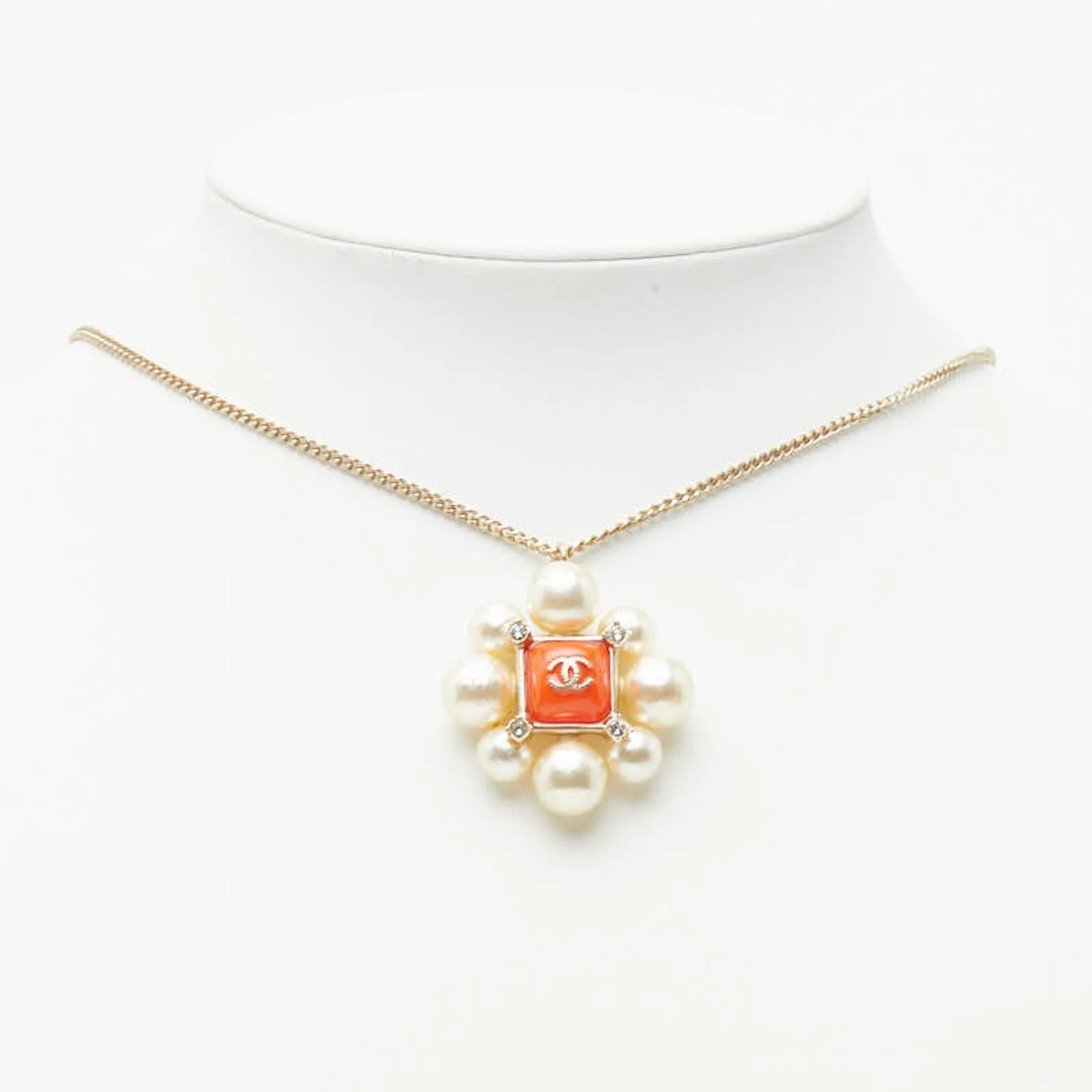 CC Logo Pendant Necklace Metal - Image 7