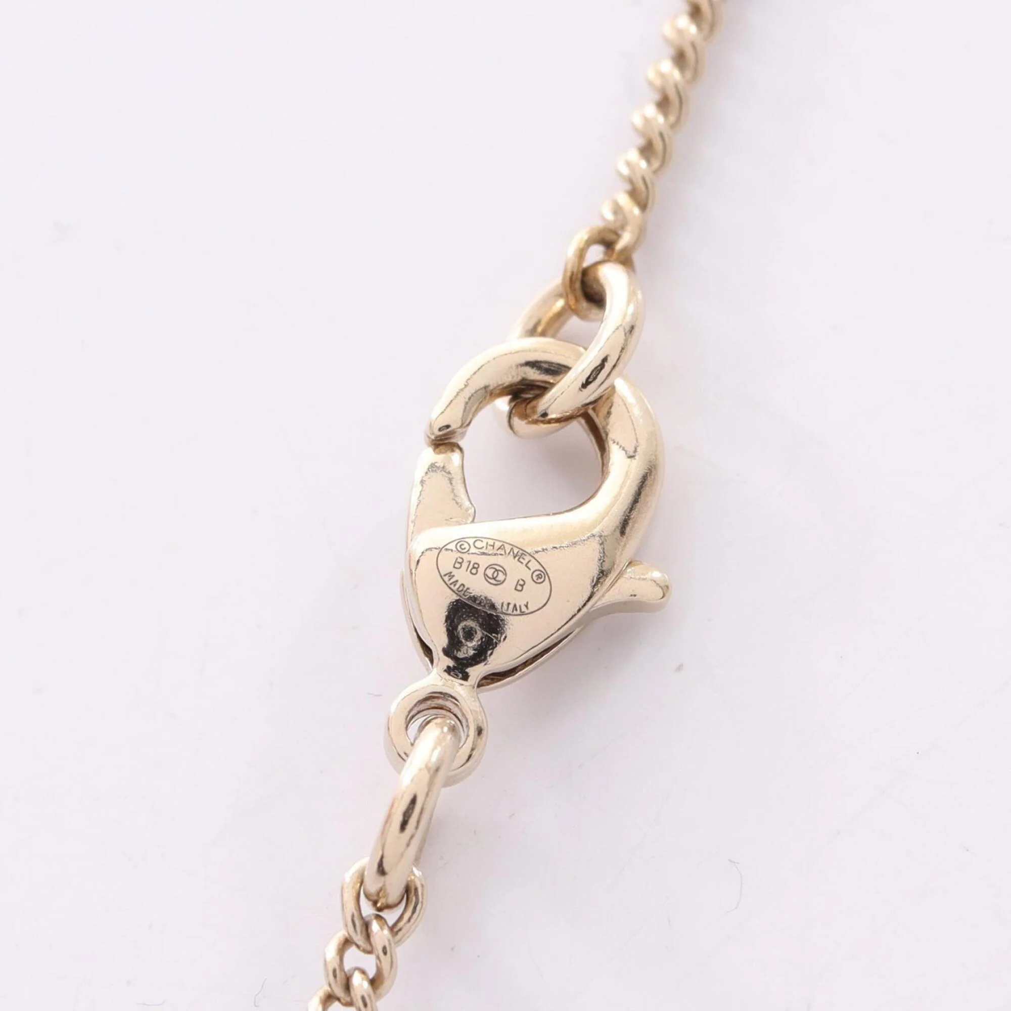 CC Logo Pendant Necklace Metal - Image 4