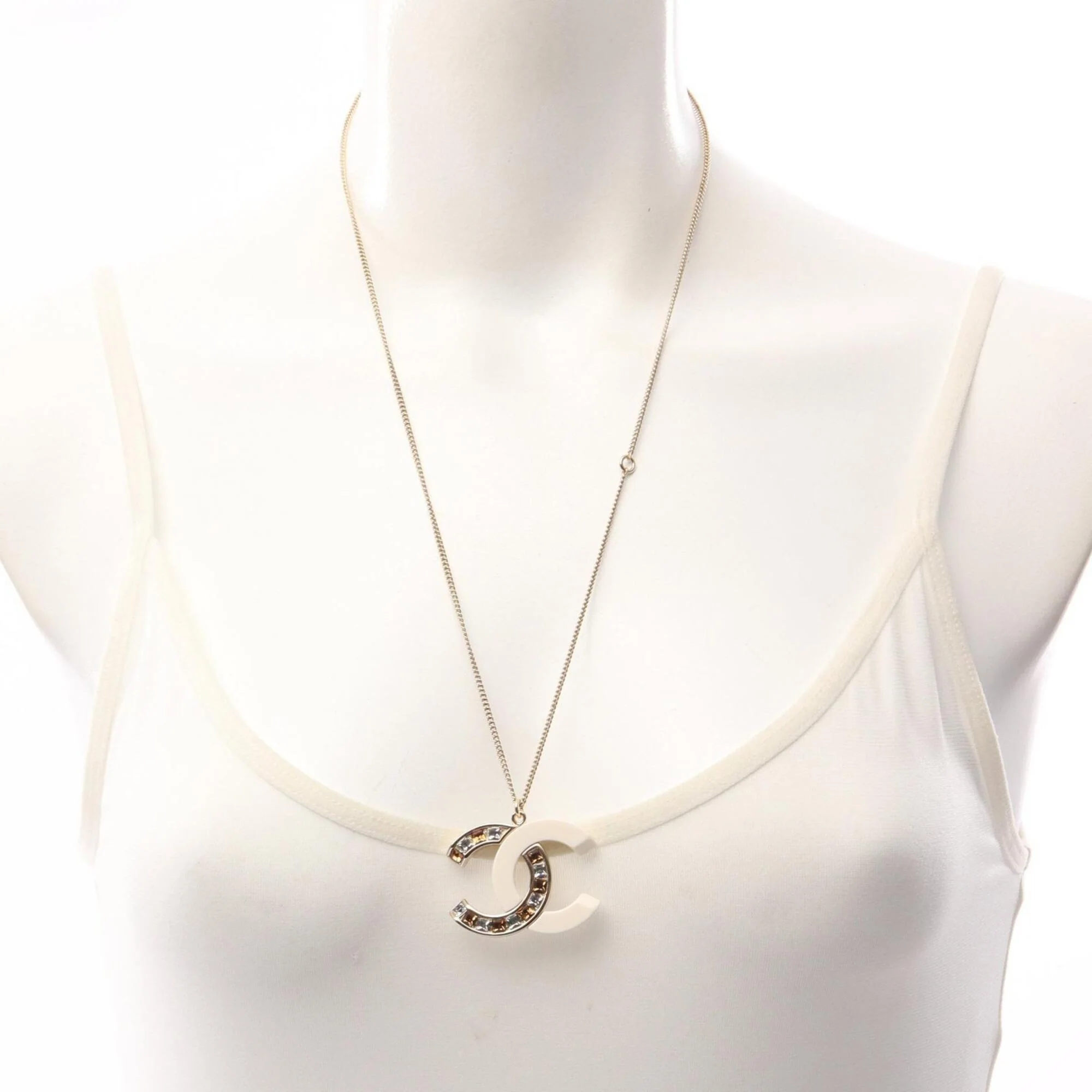 CC Logo Pendant Necklace Metal - Image 5