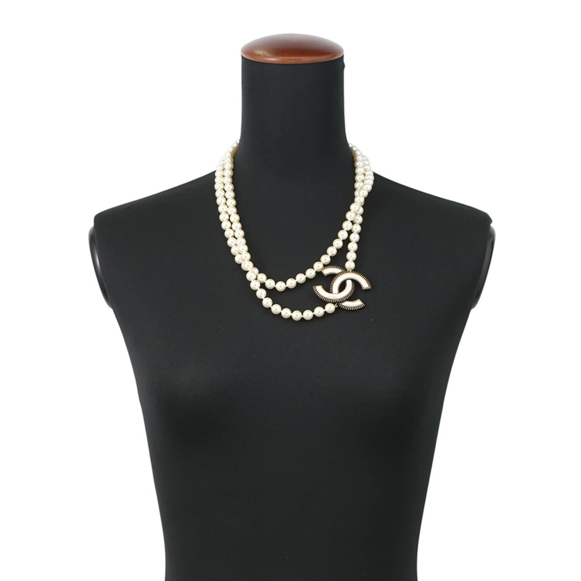 CC Logo Pendant Necklace Metal - Image 5